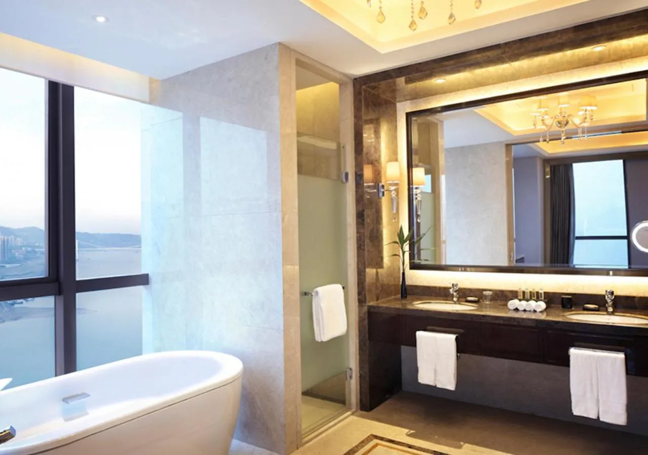 Shower in DoubleTree by Hilton Chongqing Wanzhou