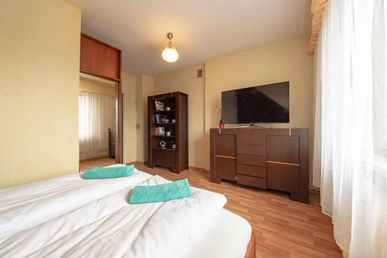 Photo of the whole room, Bed in Admiral aqua resort