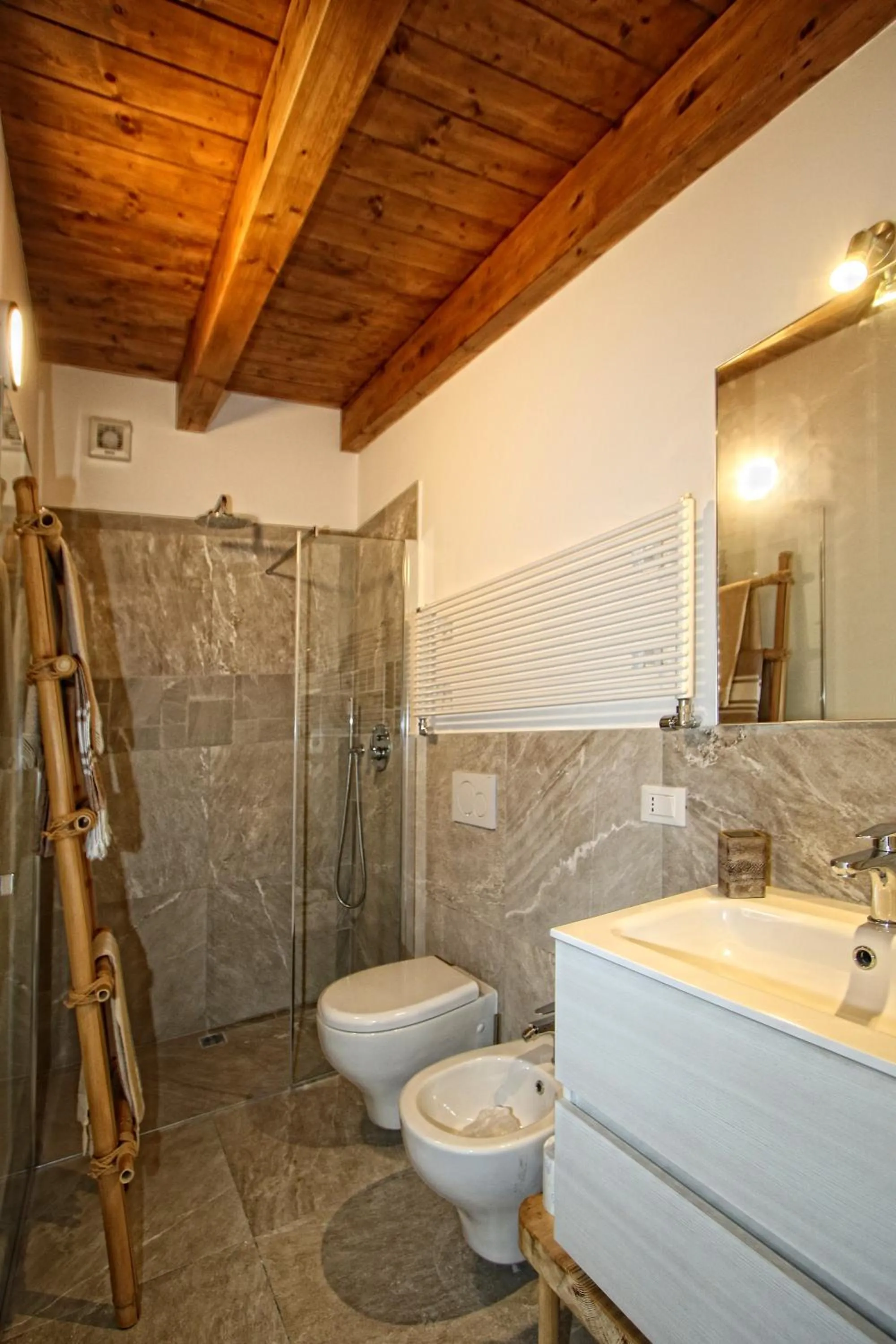 Bathroom in Il Cuoco Pescatore, Ittiturismo Lecardònaie du Pescòu