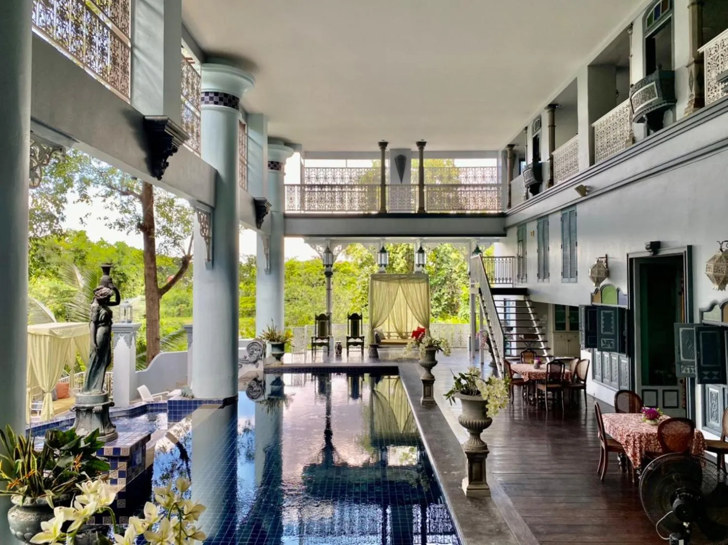 Seating area in At Pingnakorn Huaykaew