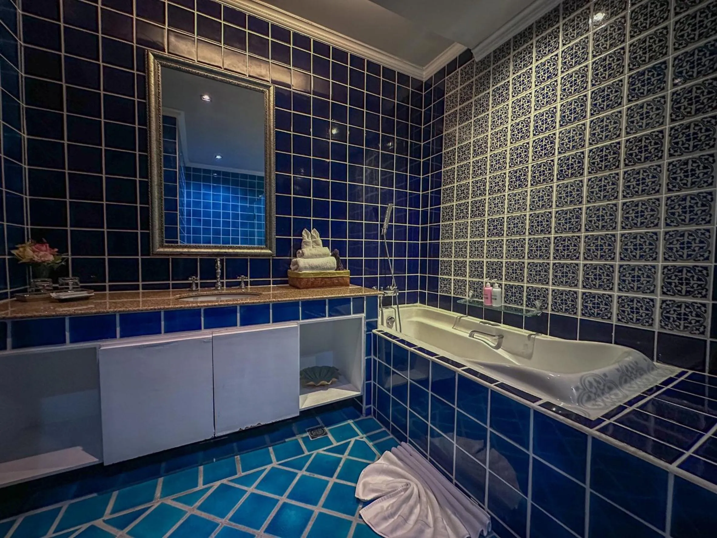 At Pingnakorn Huaykaew