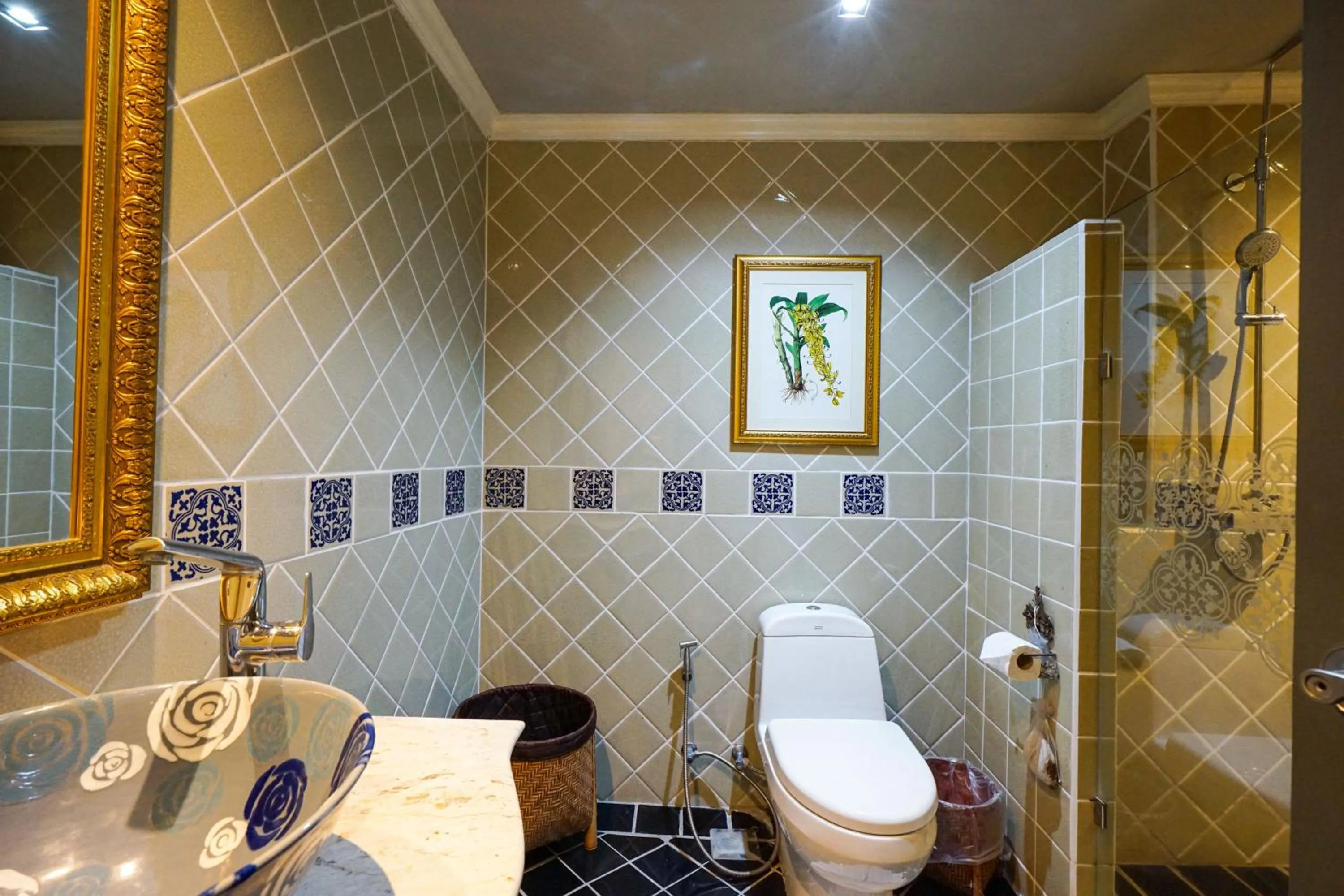 At Pingnakorn Huaykaew