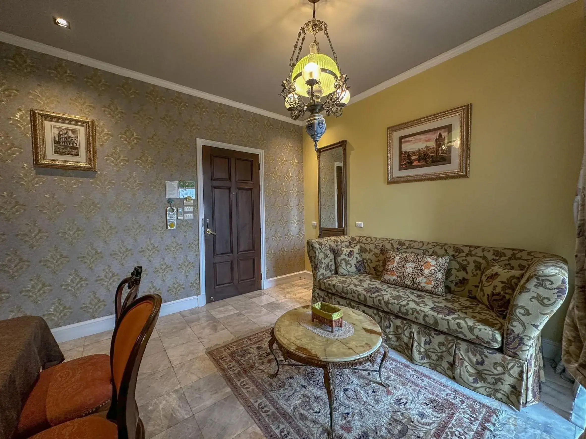 Two-Bedroom Suite in At Pingnakorn Huaykaew Two-Bedroom Suite in At Pingnakorn Huaykaew