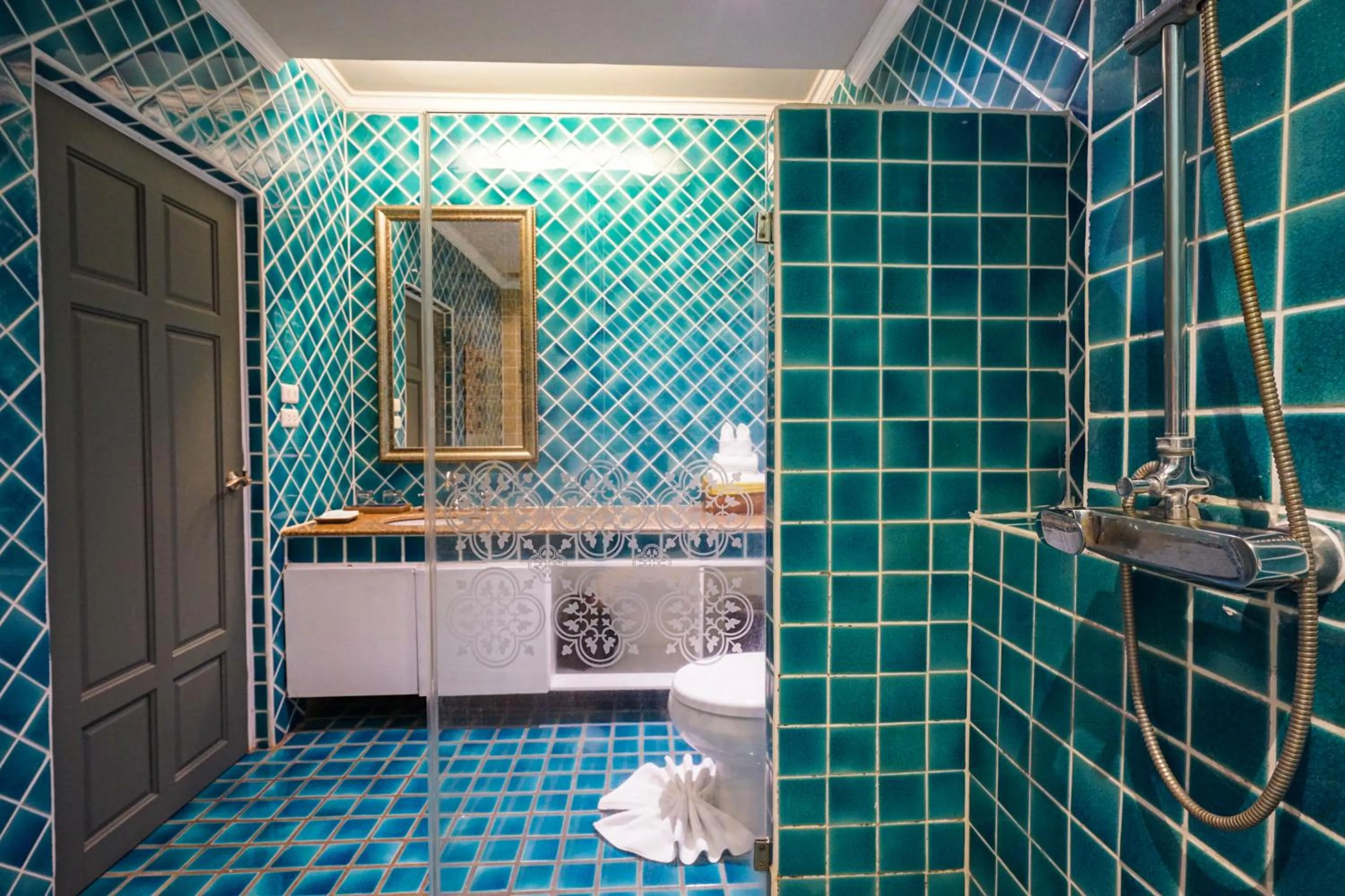 At Pingnakorn Huaykaew