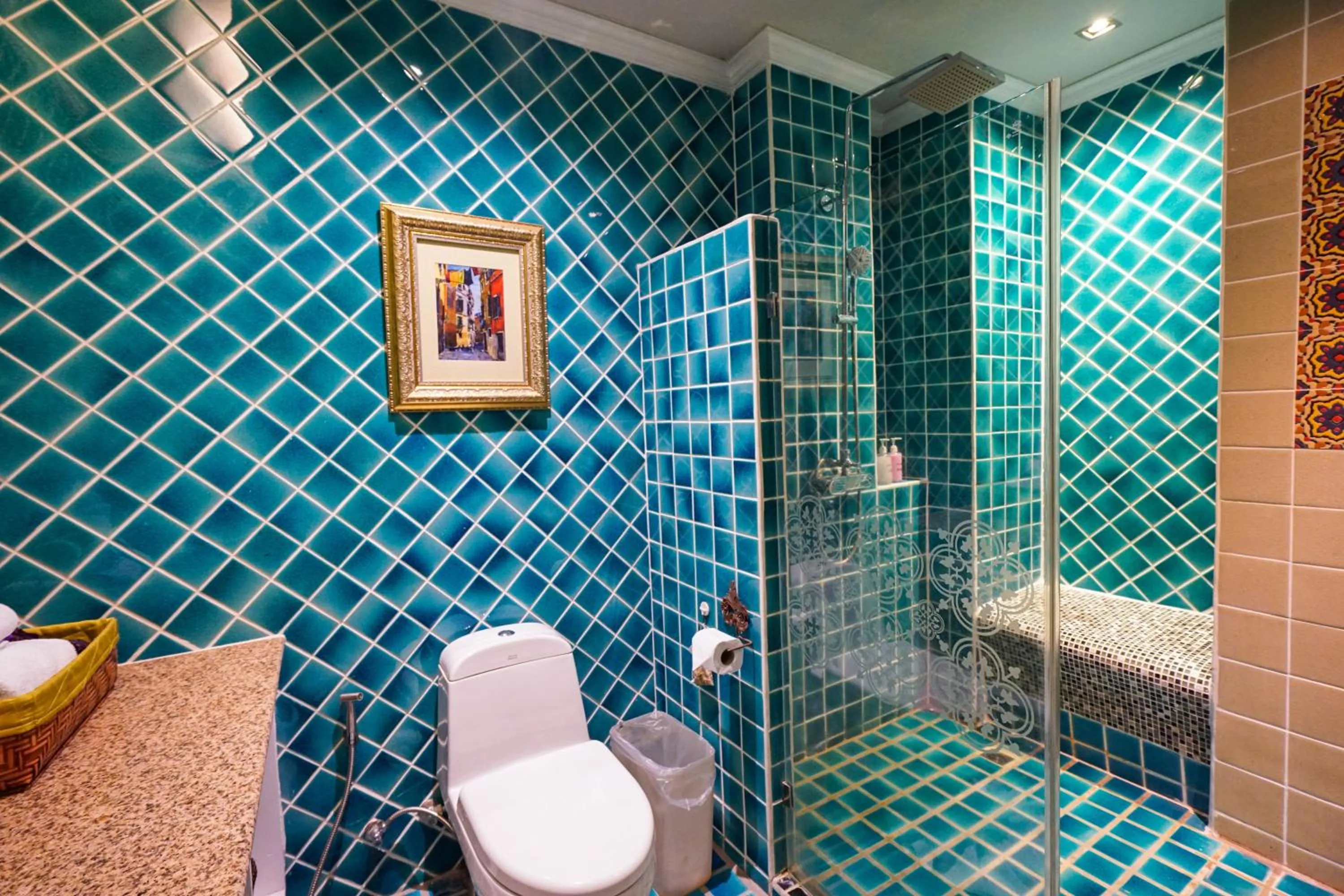 At Pingnakorn Huaykaew