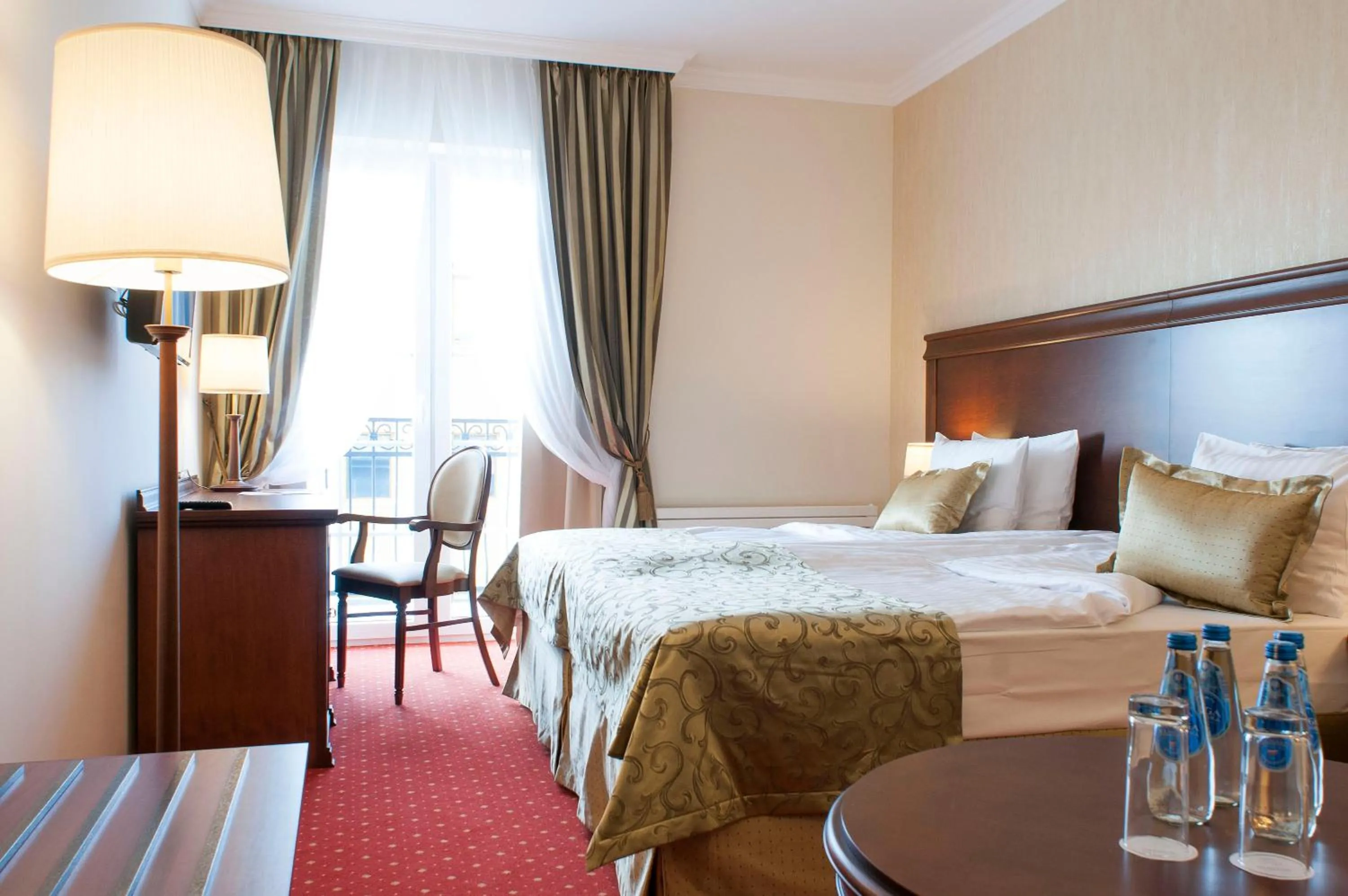 Bed in Hotel Splendor