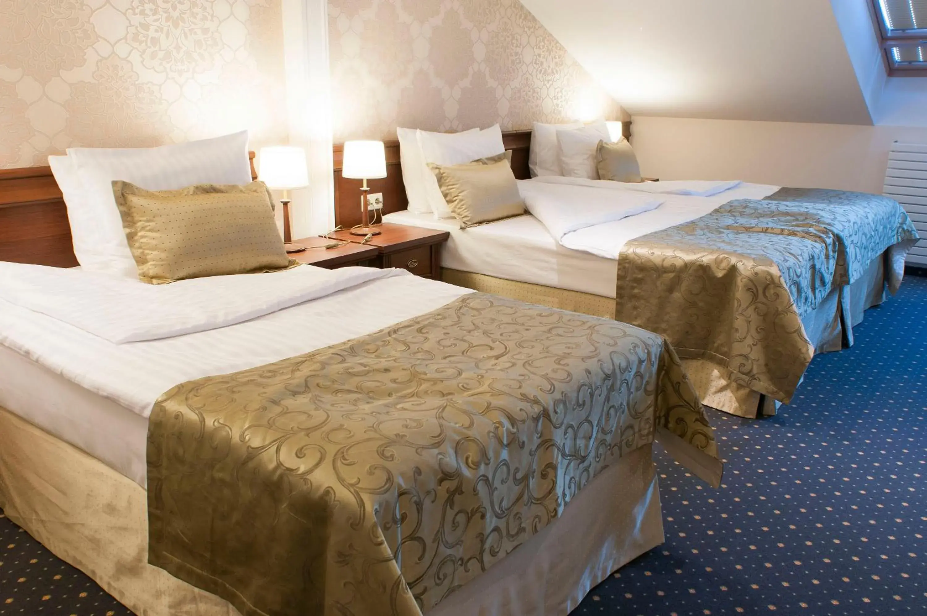 Triple Room in Hotel Splendor Triple Room in Hotel Splendor