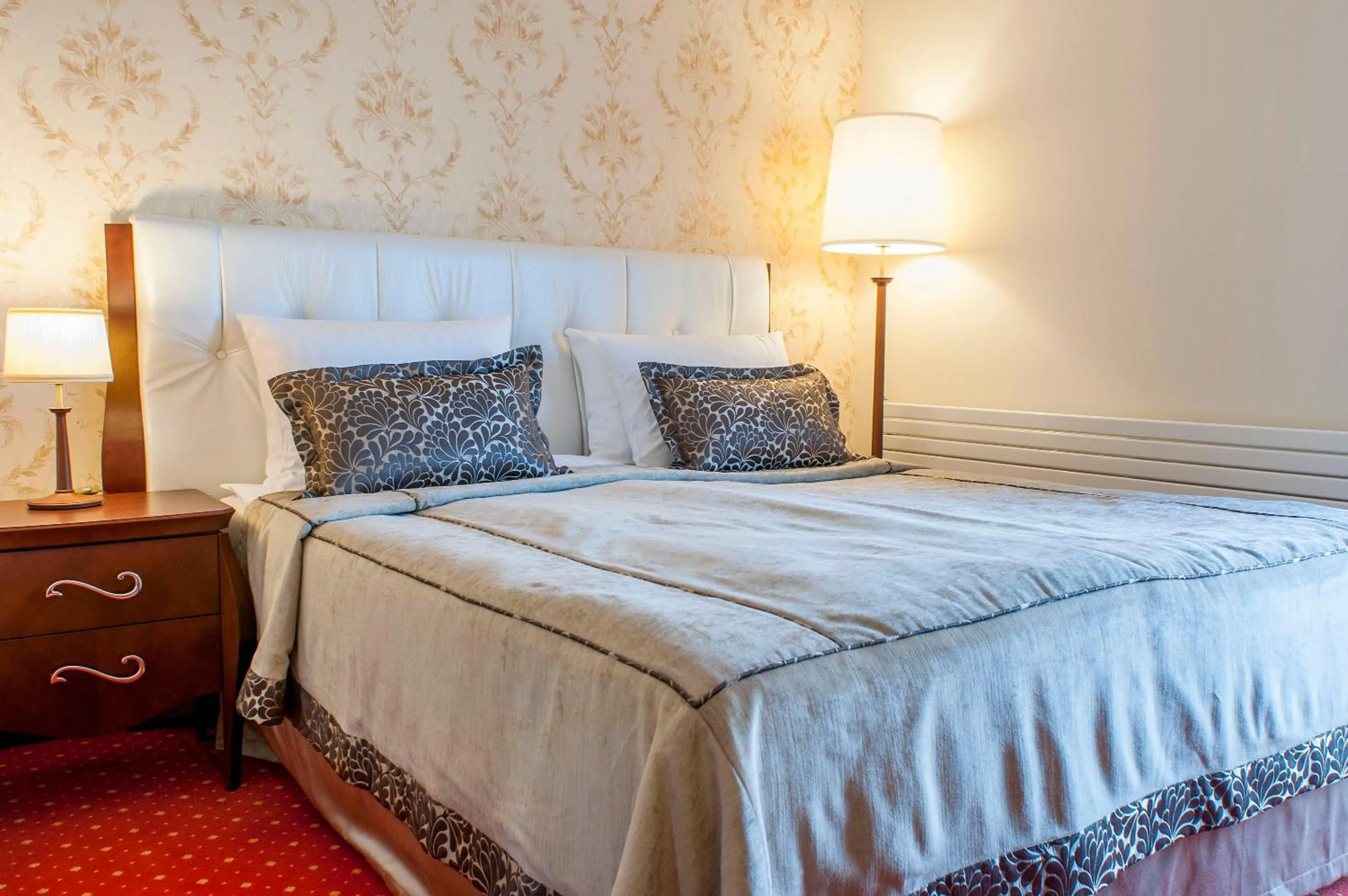 Bed in Hotel Splendor