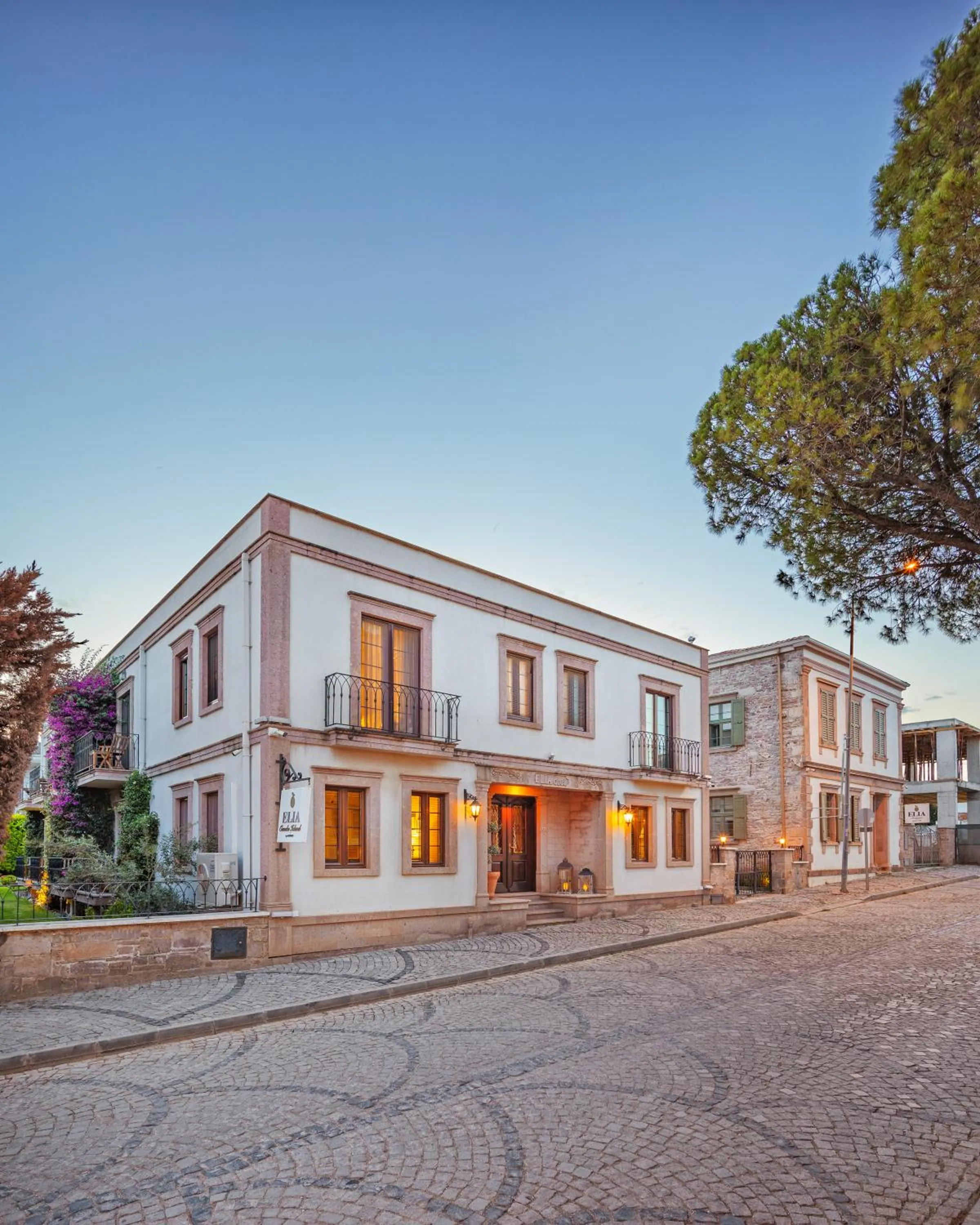 Property building in Elia Hotel Cunda by Ortunc