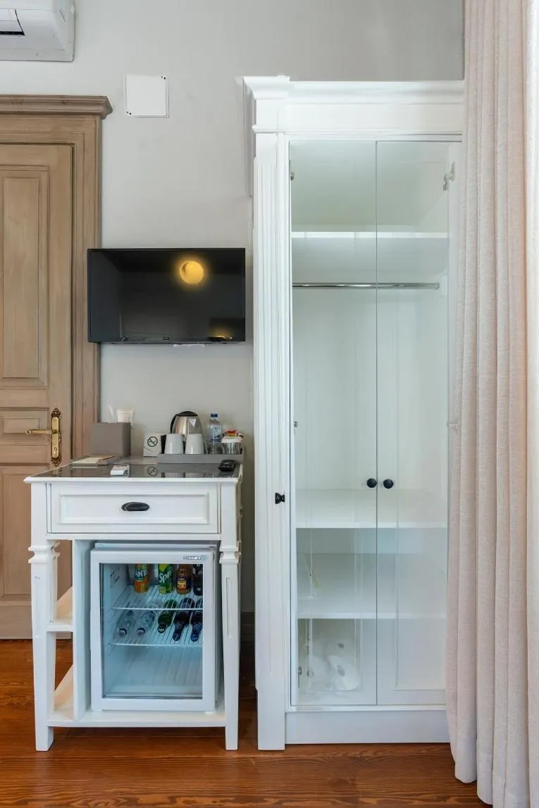 oven in Elia Hotel Cunda by Ortunc