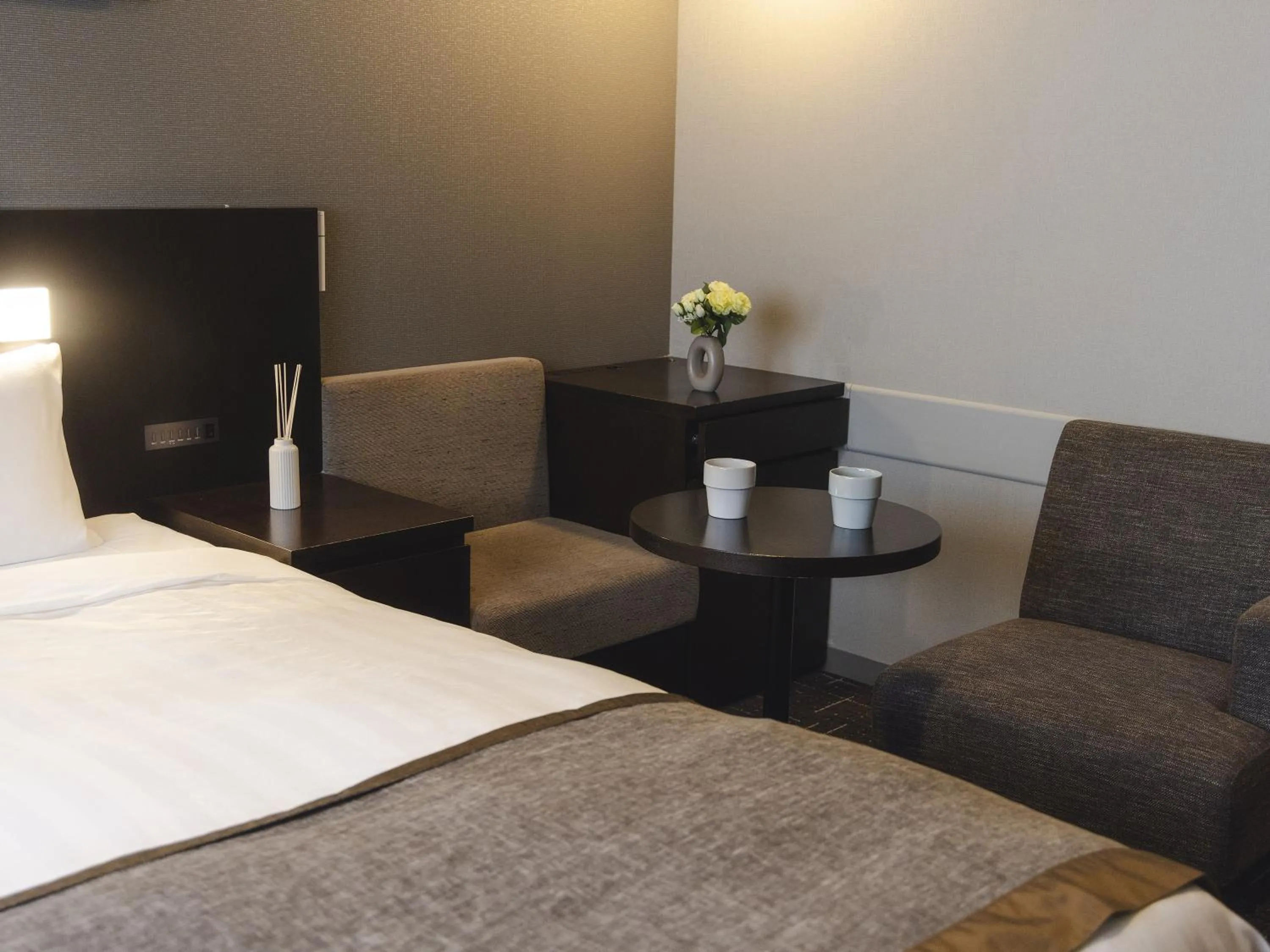 Photo of the whole room, Bed in Hiroshima Washington Hotel