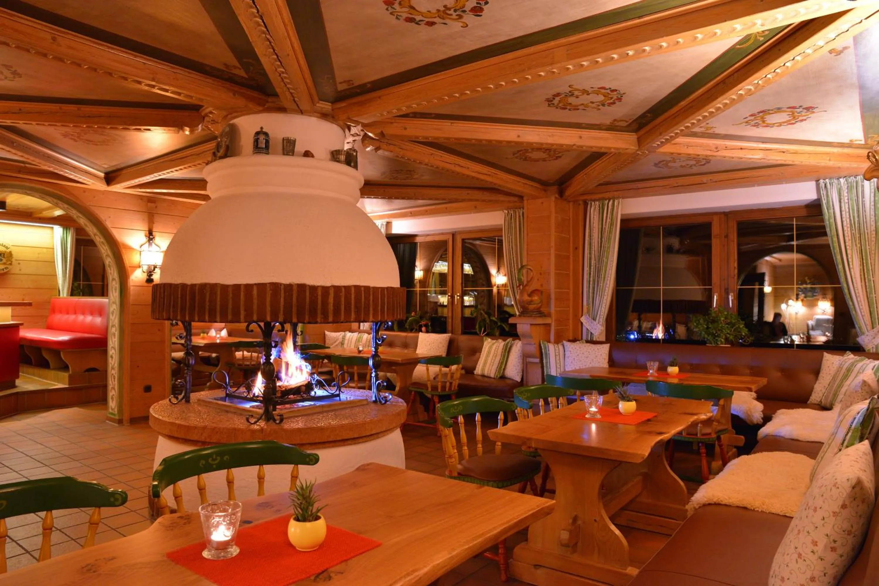 Restaurant/places to eat in Alpenhotel Denninglehen