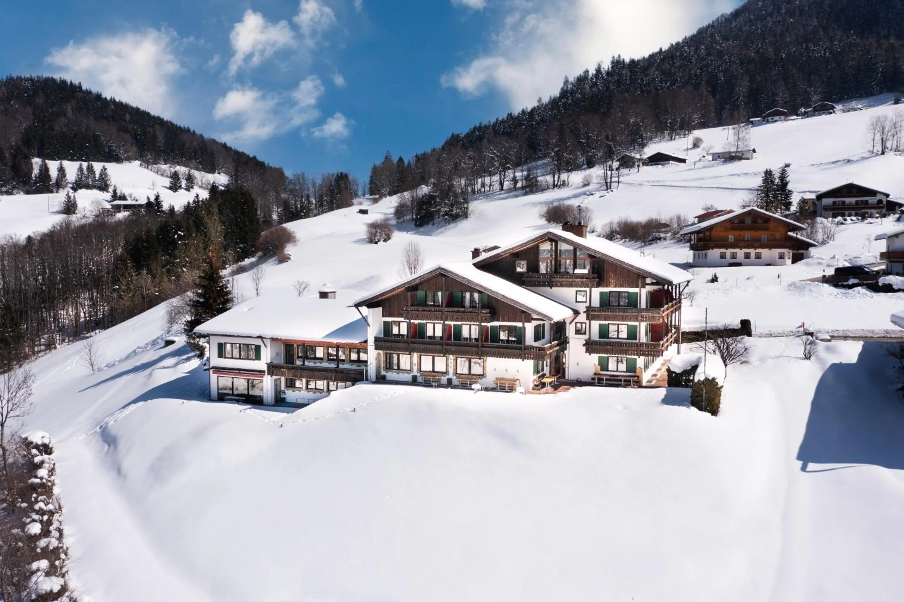 Property building in Alpenhotel Denninglehen