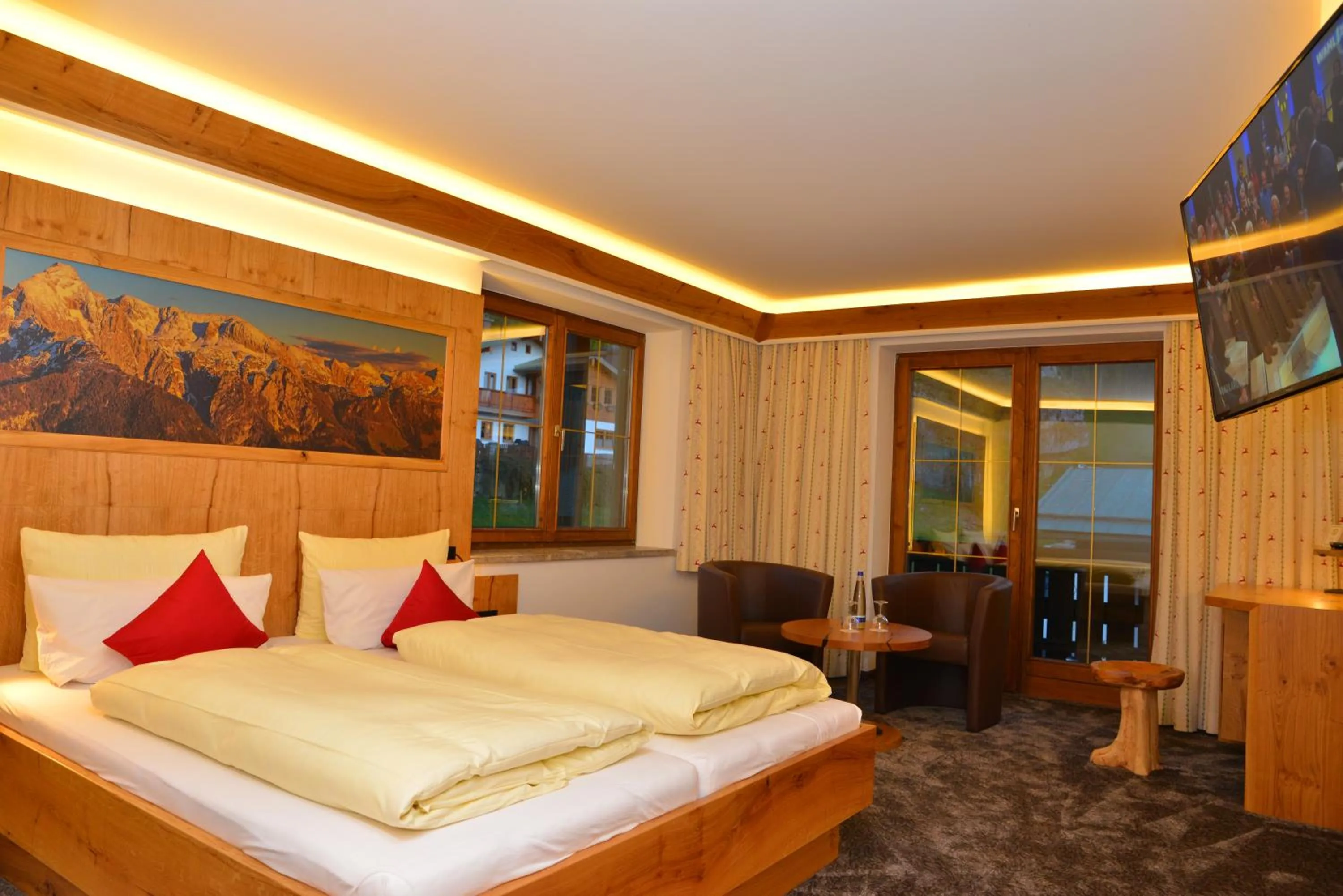 Photo of the whole room, Bed in Alpenhotel Denninglehen