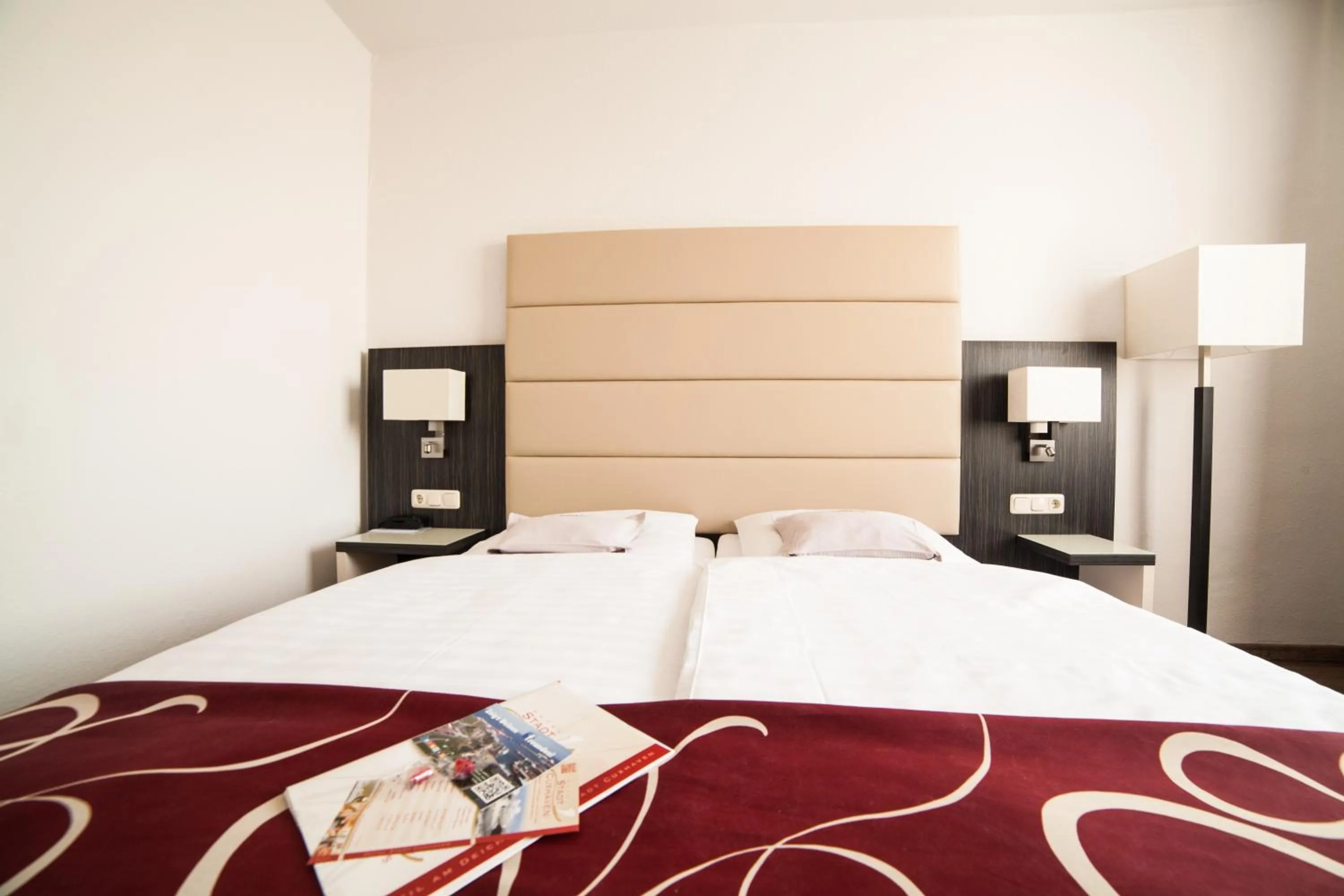 Bed in Hotel Stadt Cuxhaven