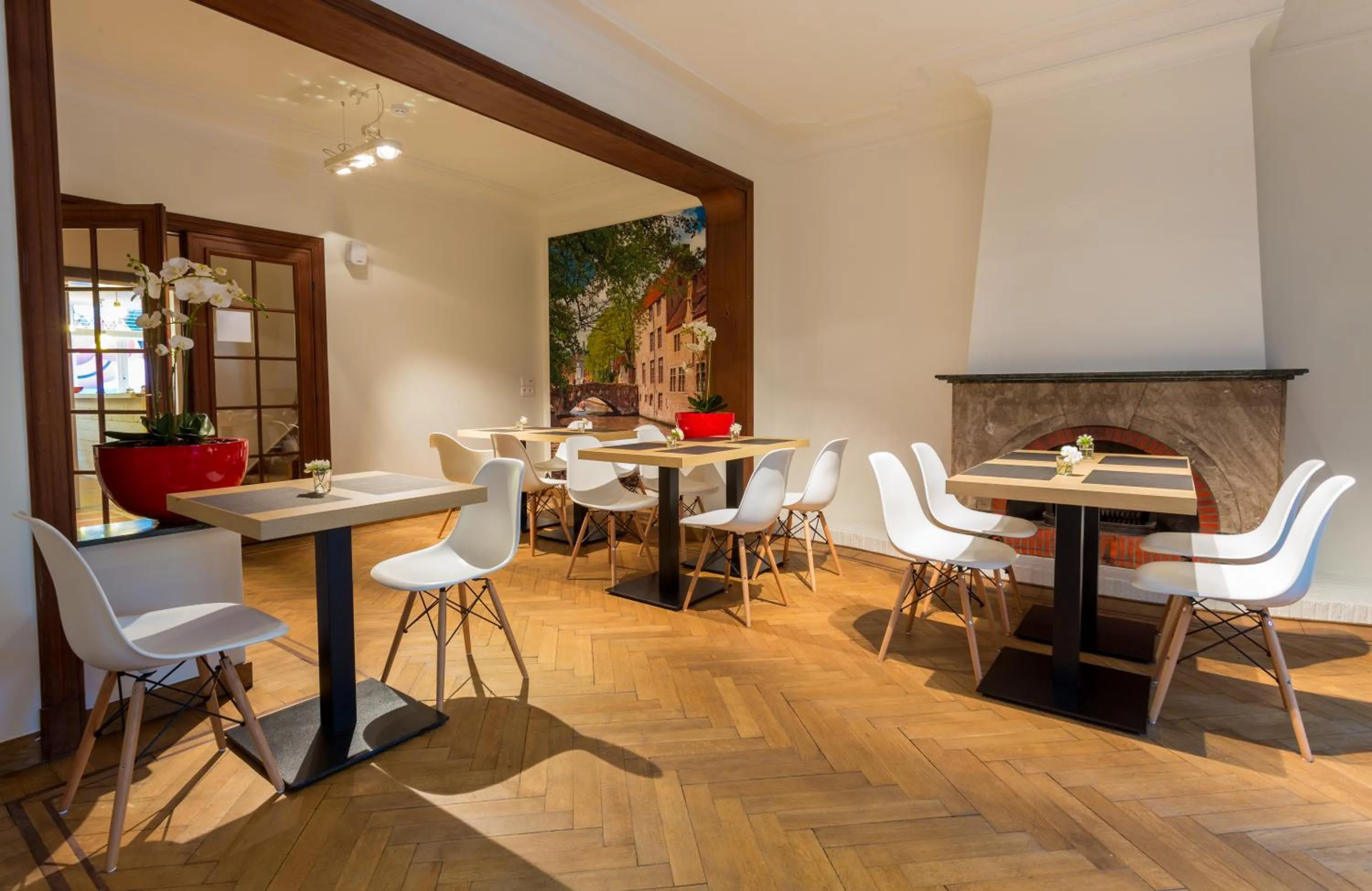 Restaurant/places to eat in Hotel Bla Bla