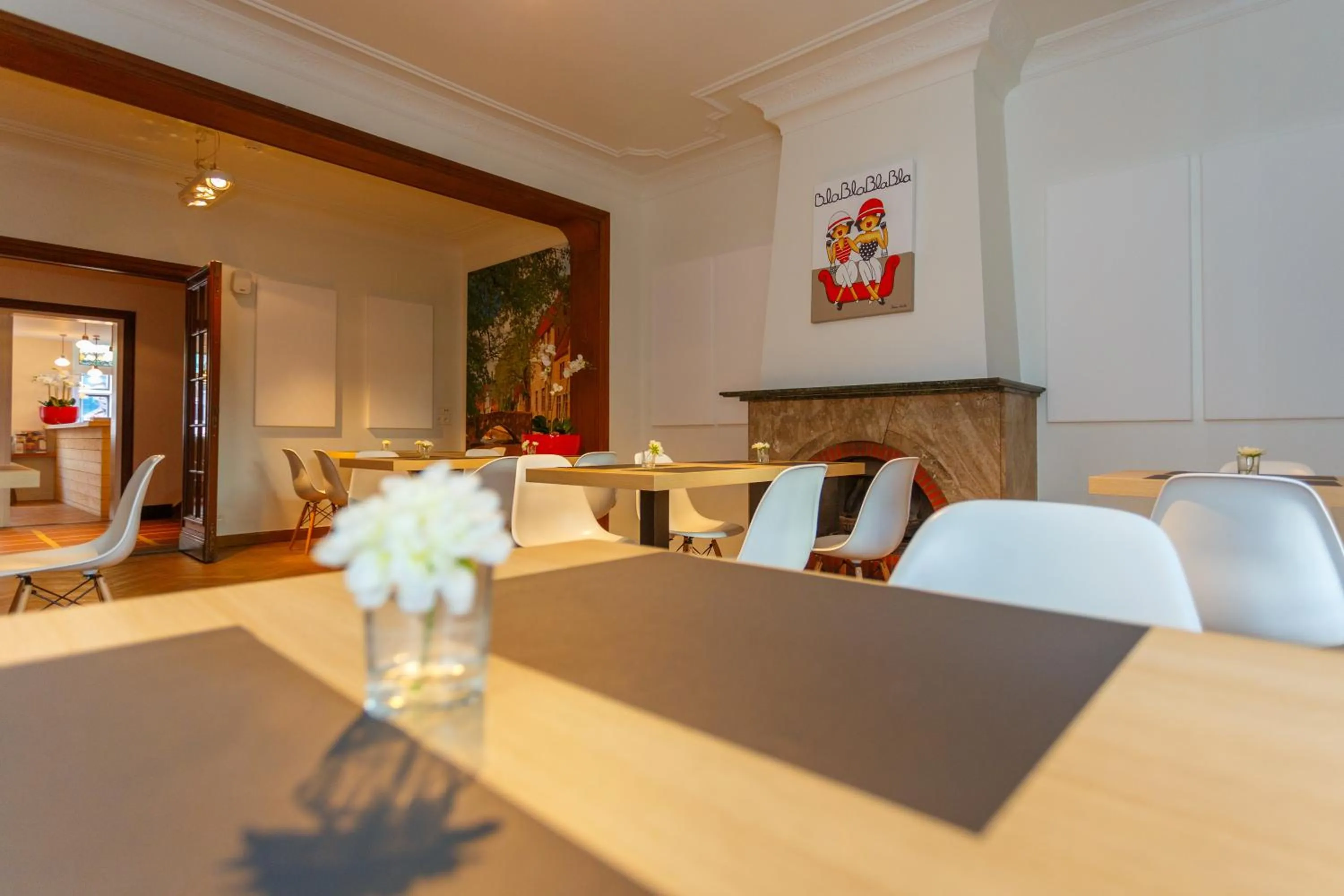 Restaurant/places to eat in Hotel Bla Bla