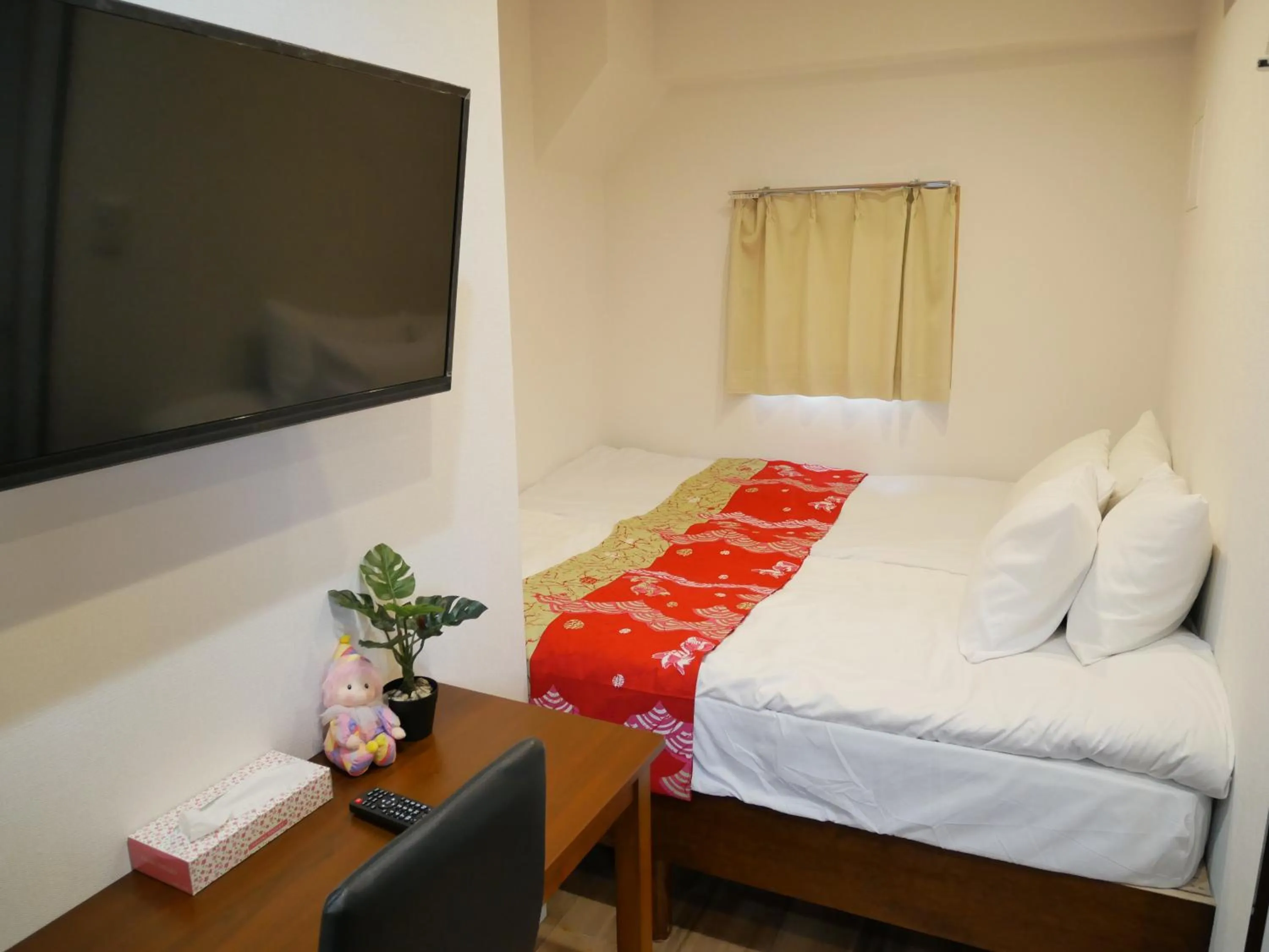 Bed in Tokyo shinjukutei Hotel Asahi gruop 東京新宿亭ホテル