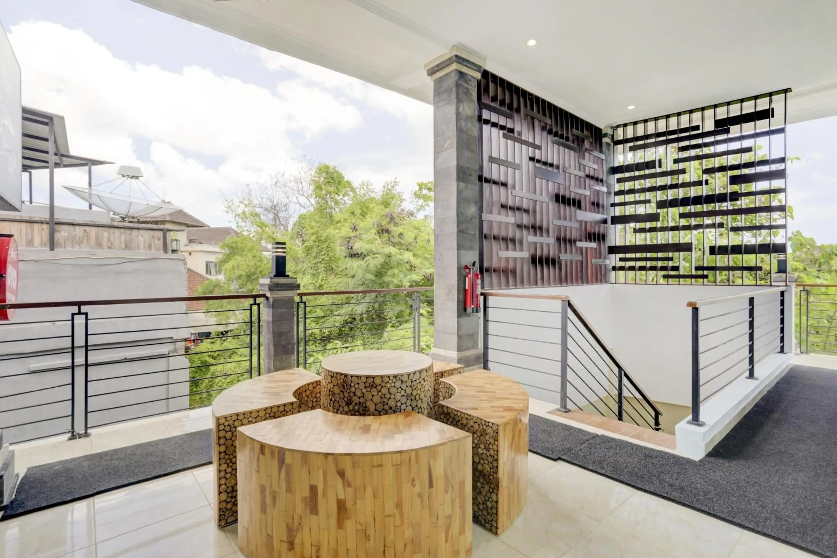 Lobby or reception in OYO Puri Kramas Canggu