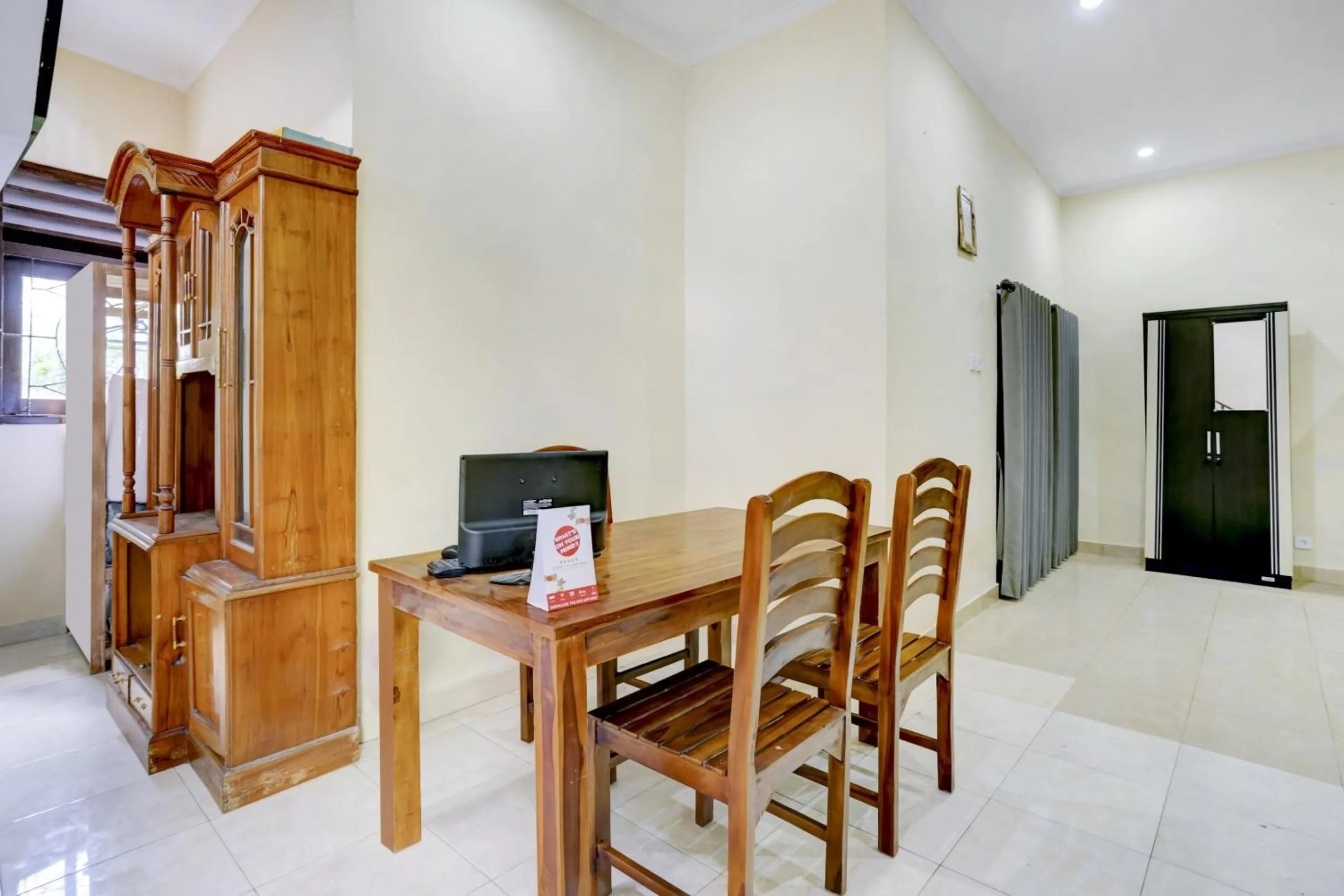 Lobby or reception in OYO Puri Kramas Canggu