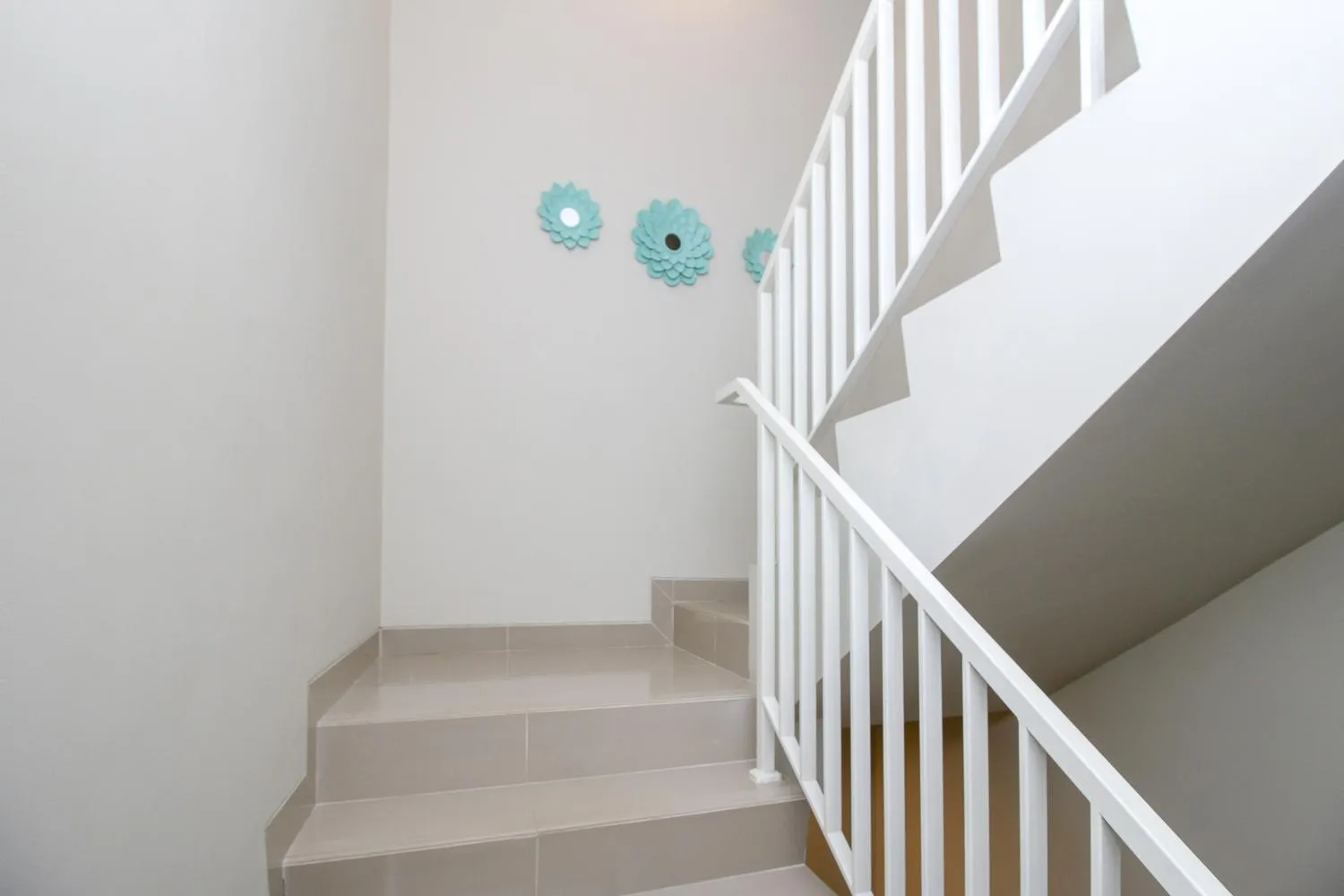 RedDoorz Plus near Soekarno Hatta Airport Taman Mahkota