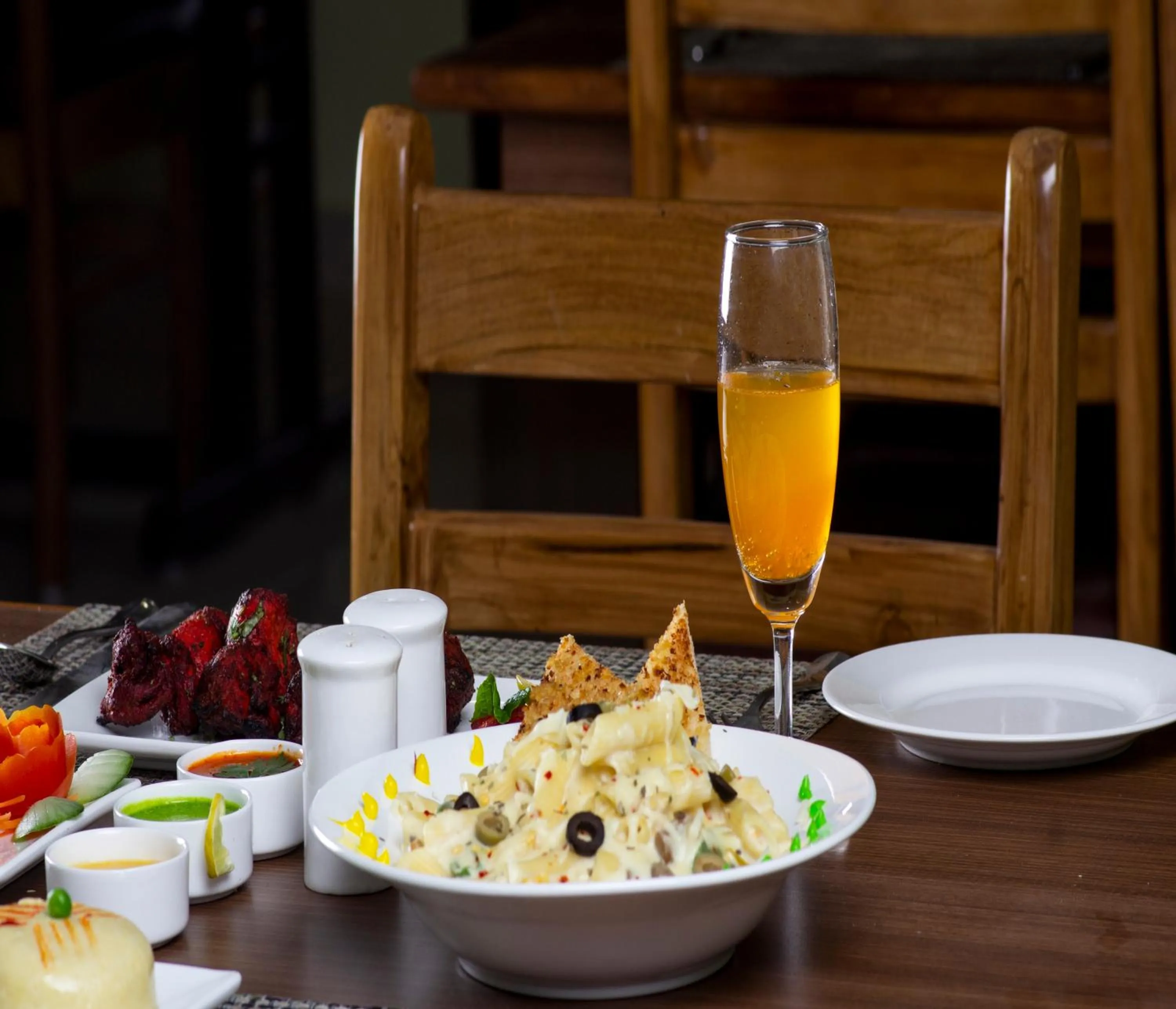 Restaurant/places to eat in Yashshree Kanishka