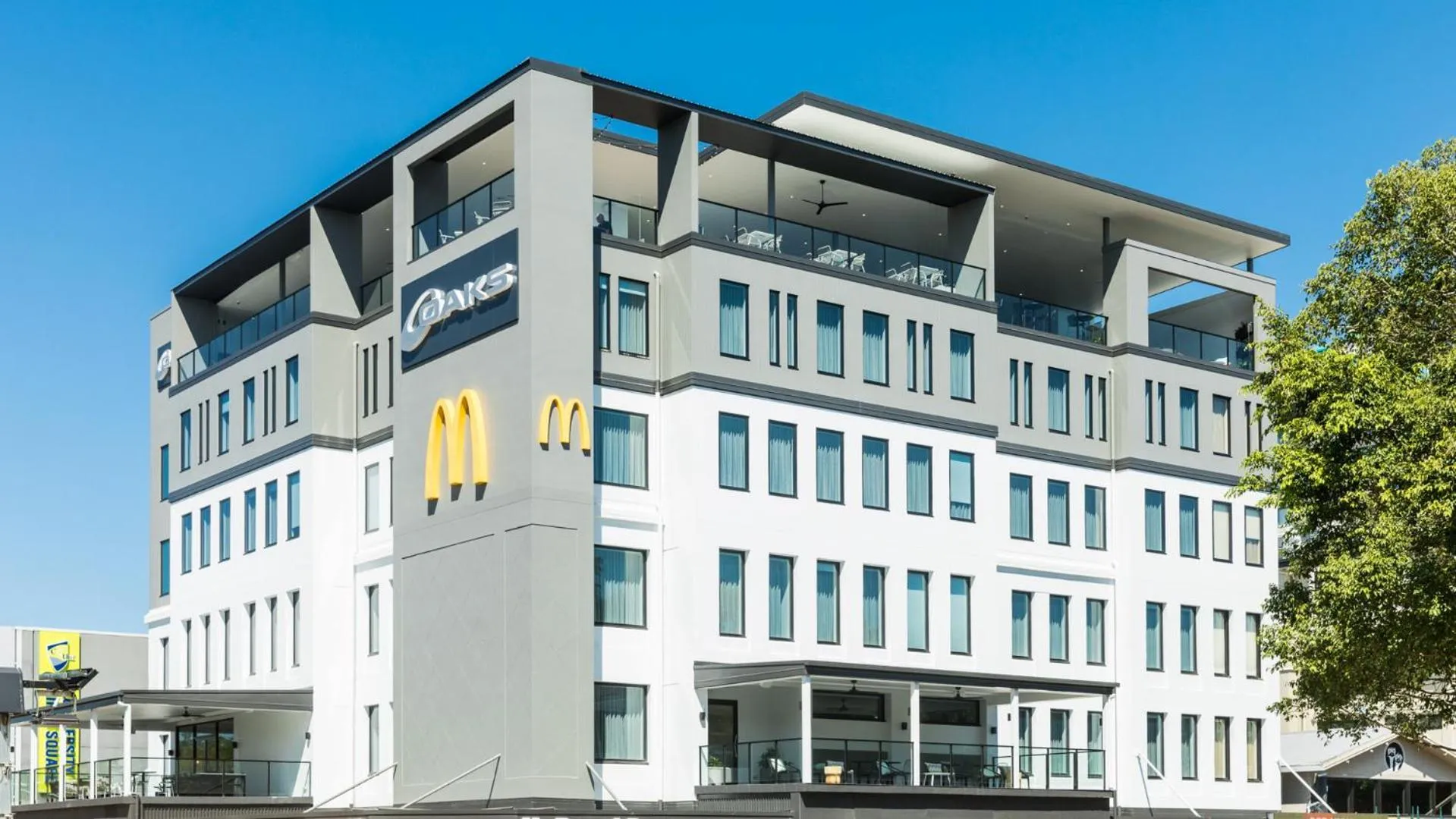 Property building in Oaks Cairns Hotel