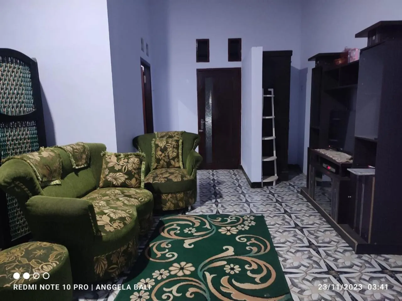Living room in Elen Homestay by ABM