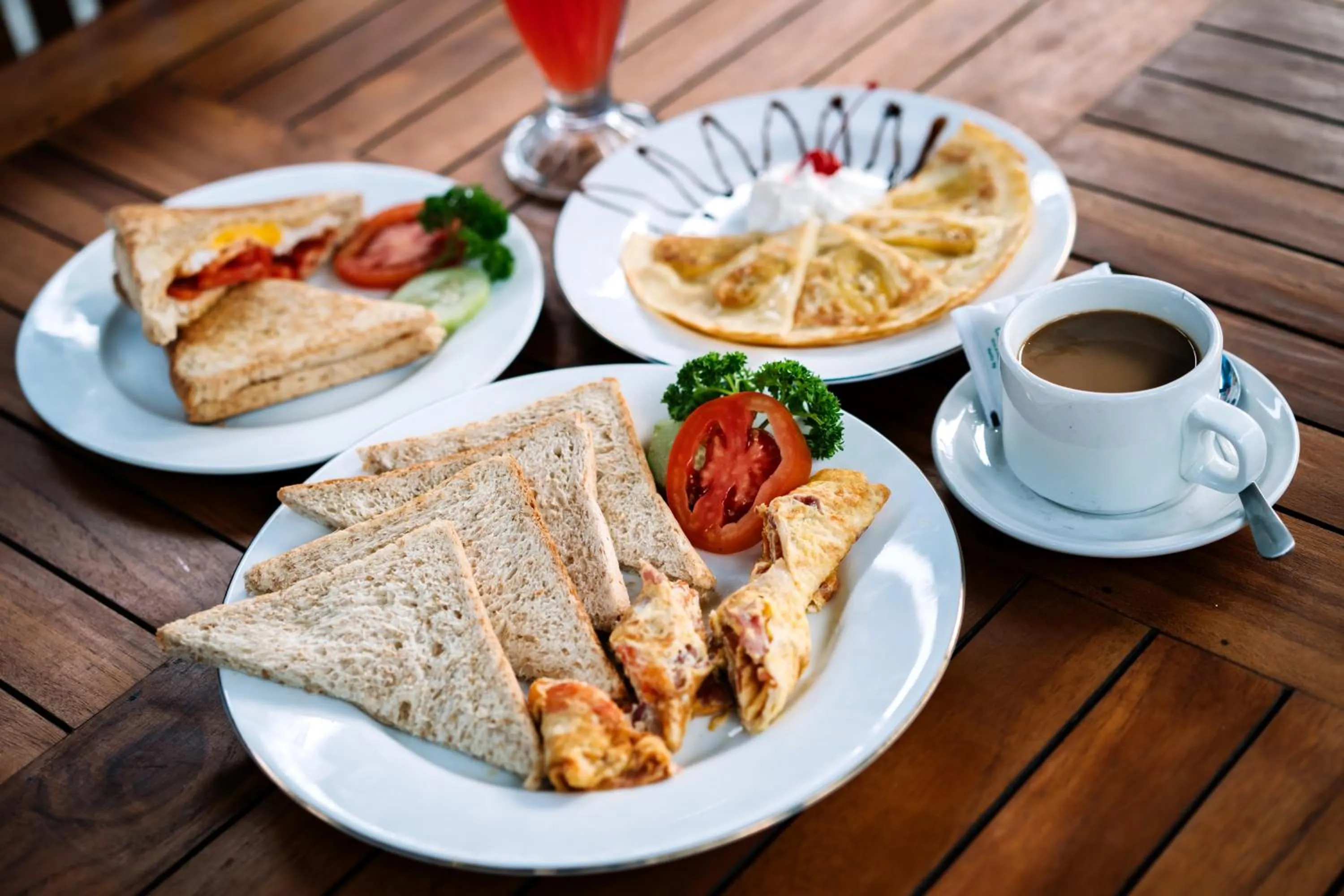 Restaurant/places to eat in Elen Homestay by ABM