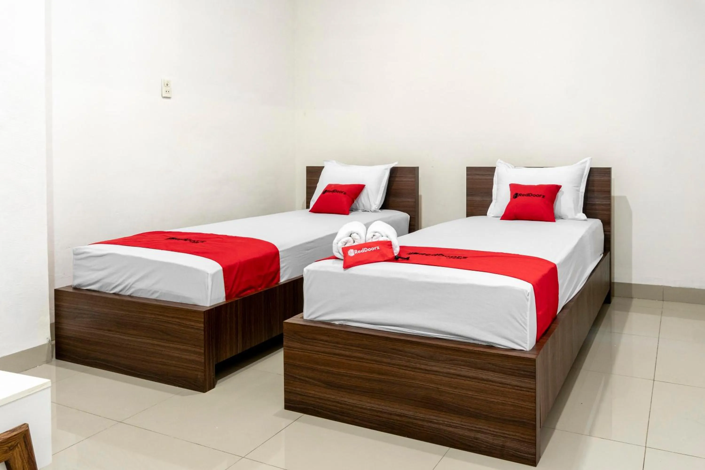 Bed in RedDoorz Syariah near Stadion Teladan Medan