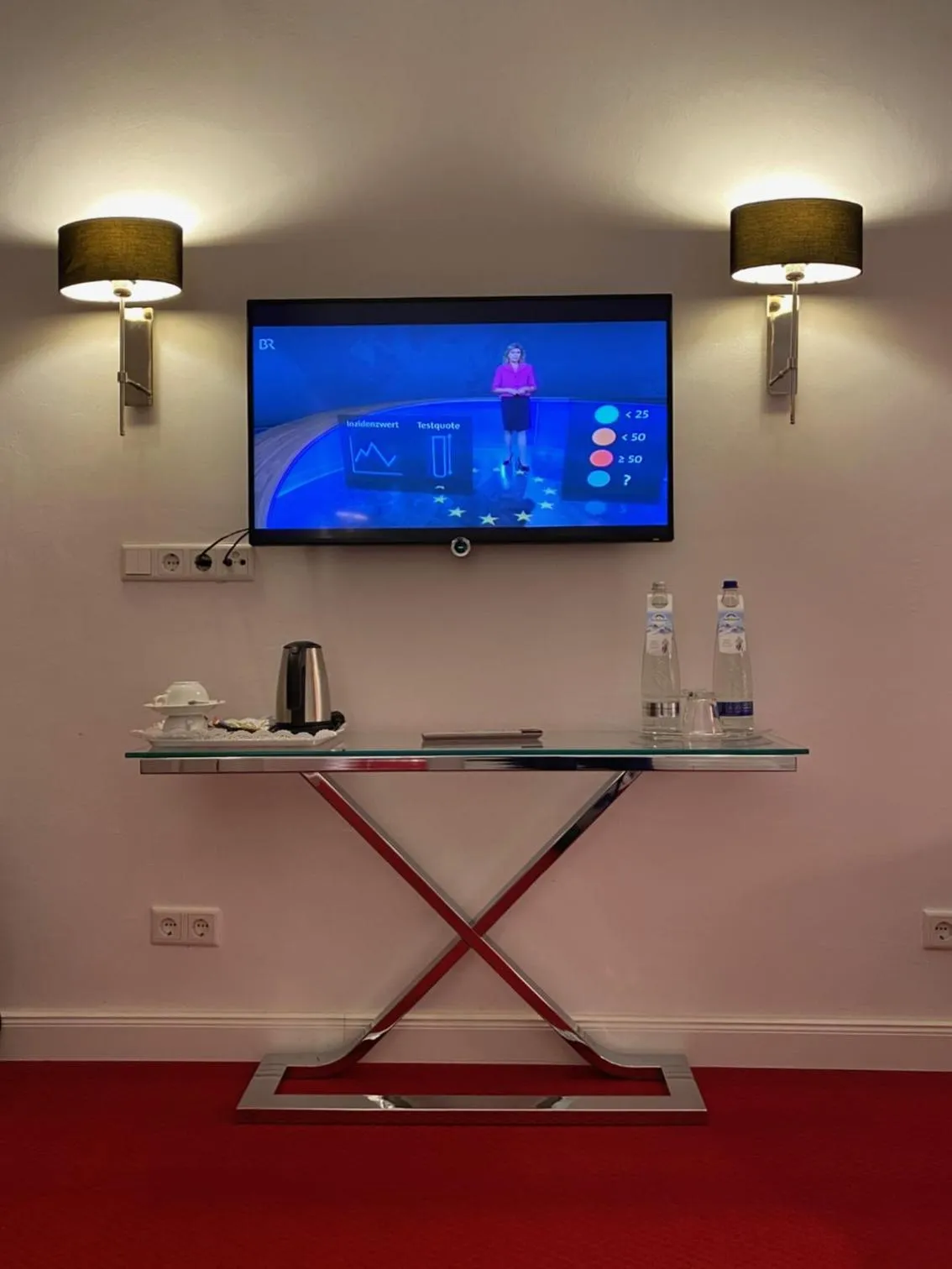 TV and multimedia in Hotel Deutscher Kaiser