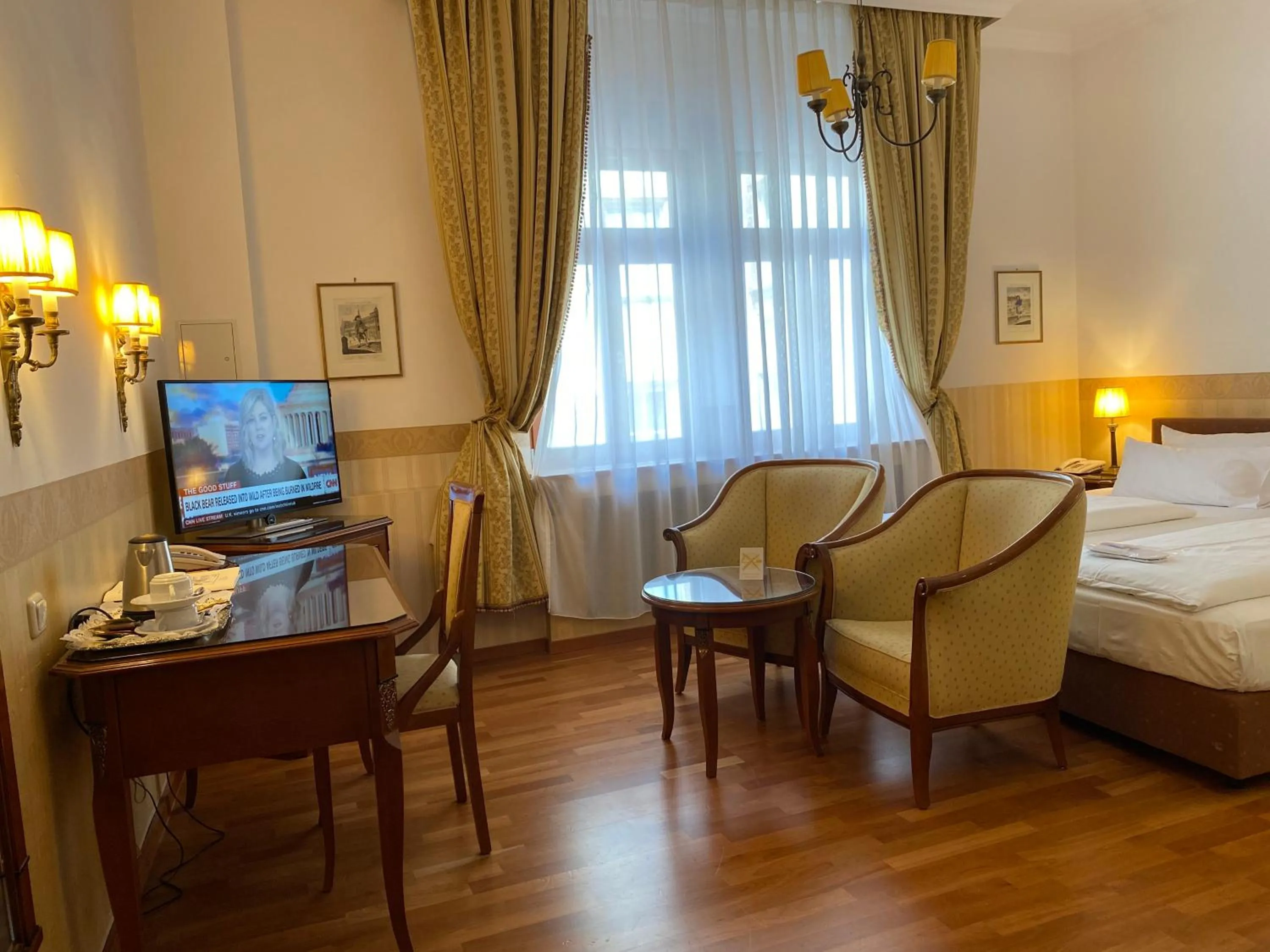 TV and multimedia, Bed in Hotel Deutscher Kaiser