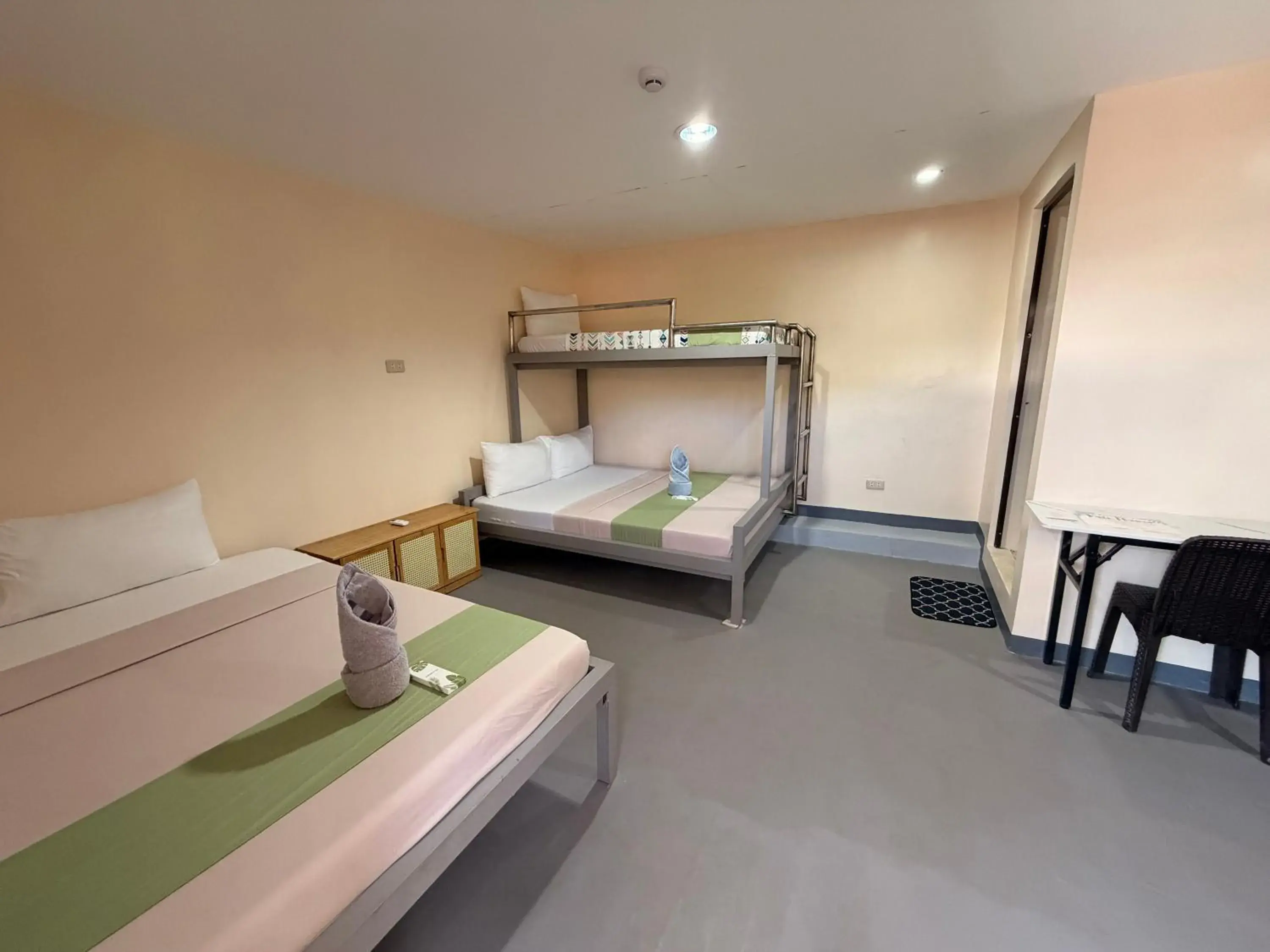 Family Room in Rain Haven Lodging House Family Room in Rain Haven Lodging House