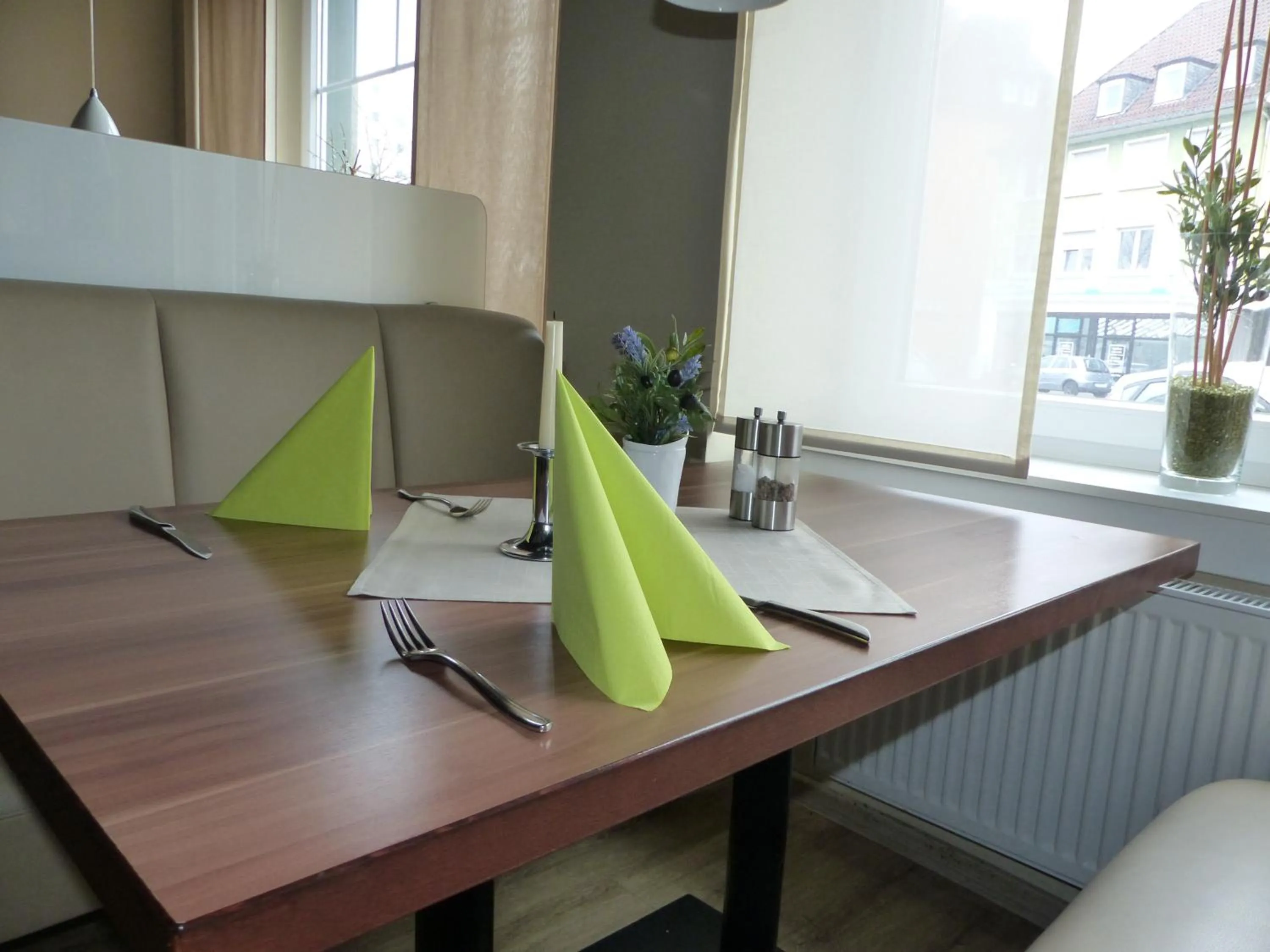 Restaurant/places to eat in Hotel am Ludwigsplatz