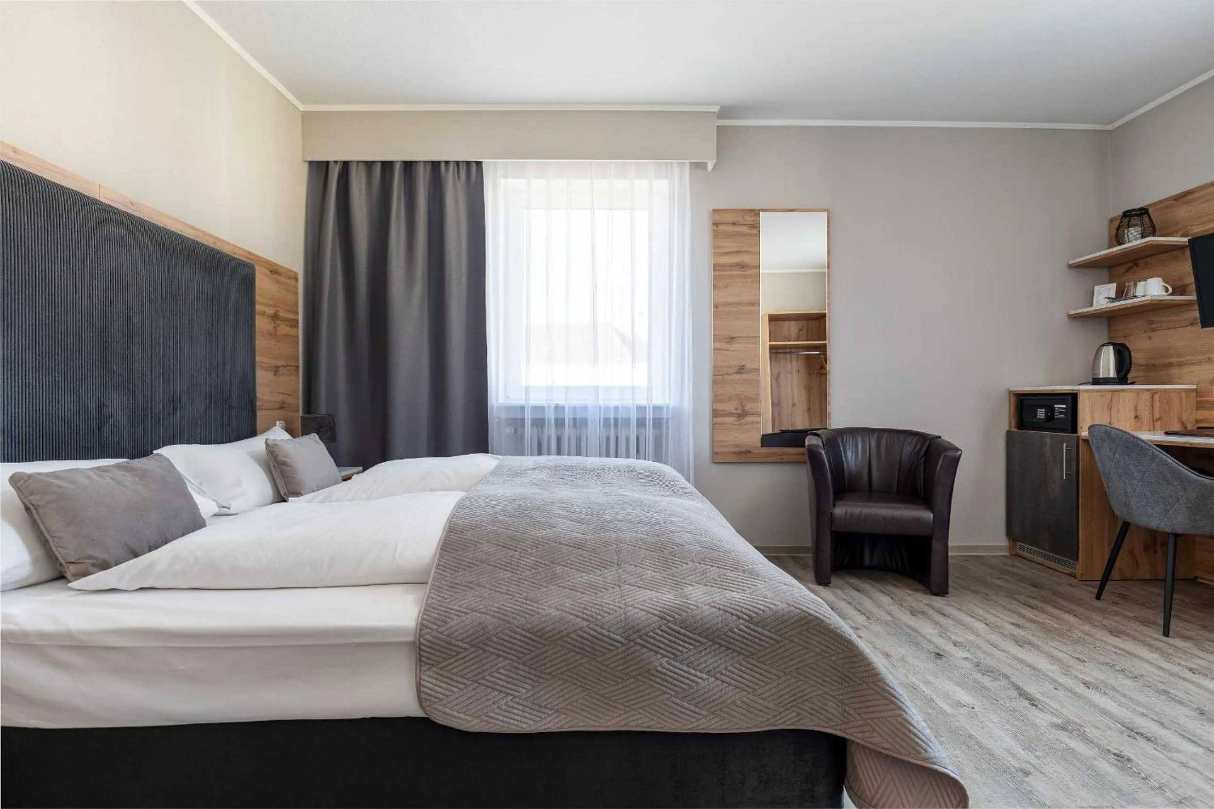 Photo of the whole room, Bed in Hotel am Ludwigsplatz