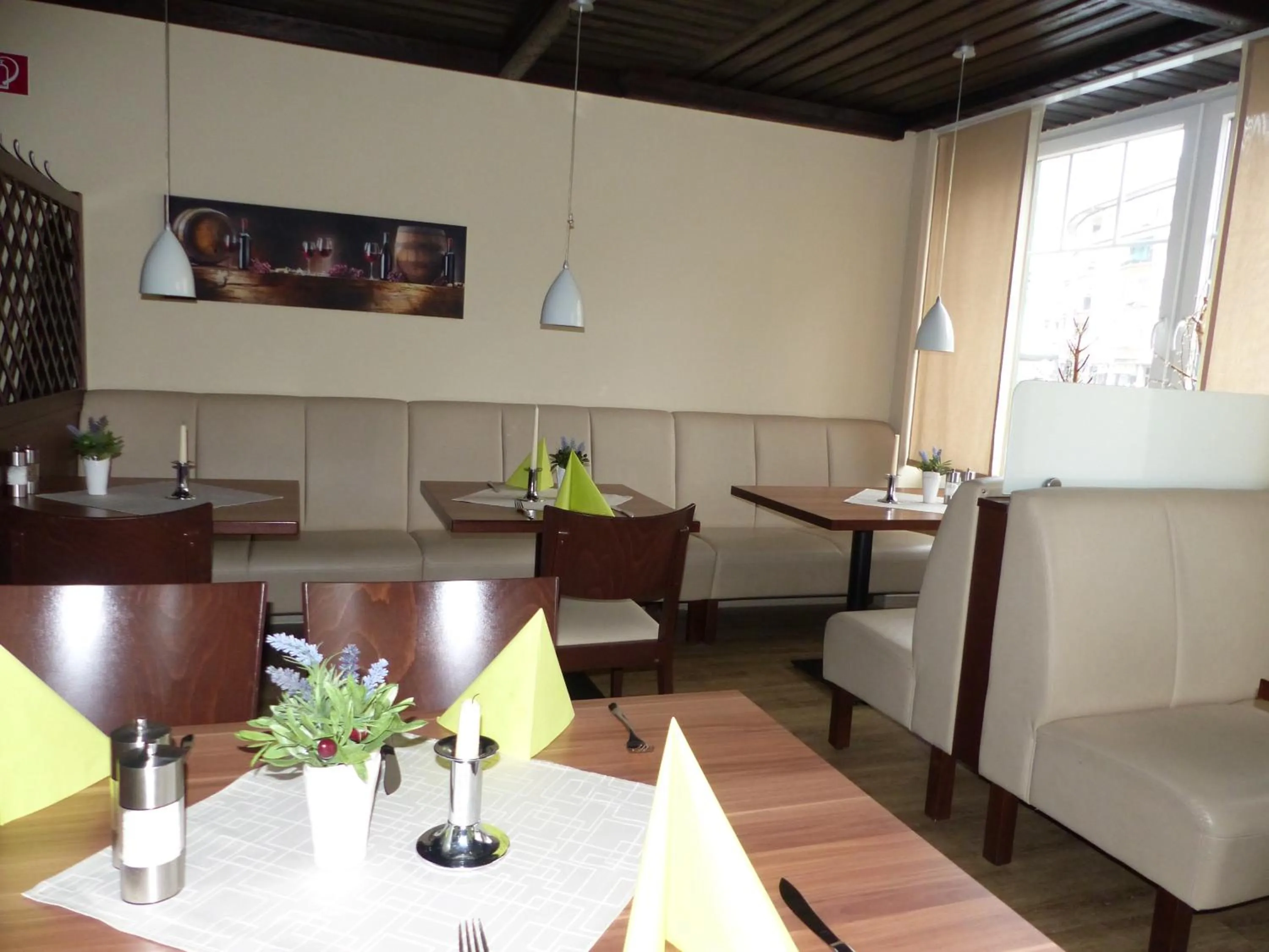 Restaurant/places to eat in Hotel am Ludwigsplatz