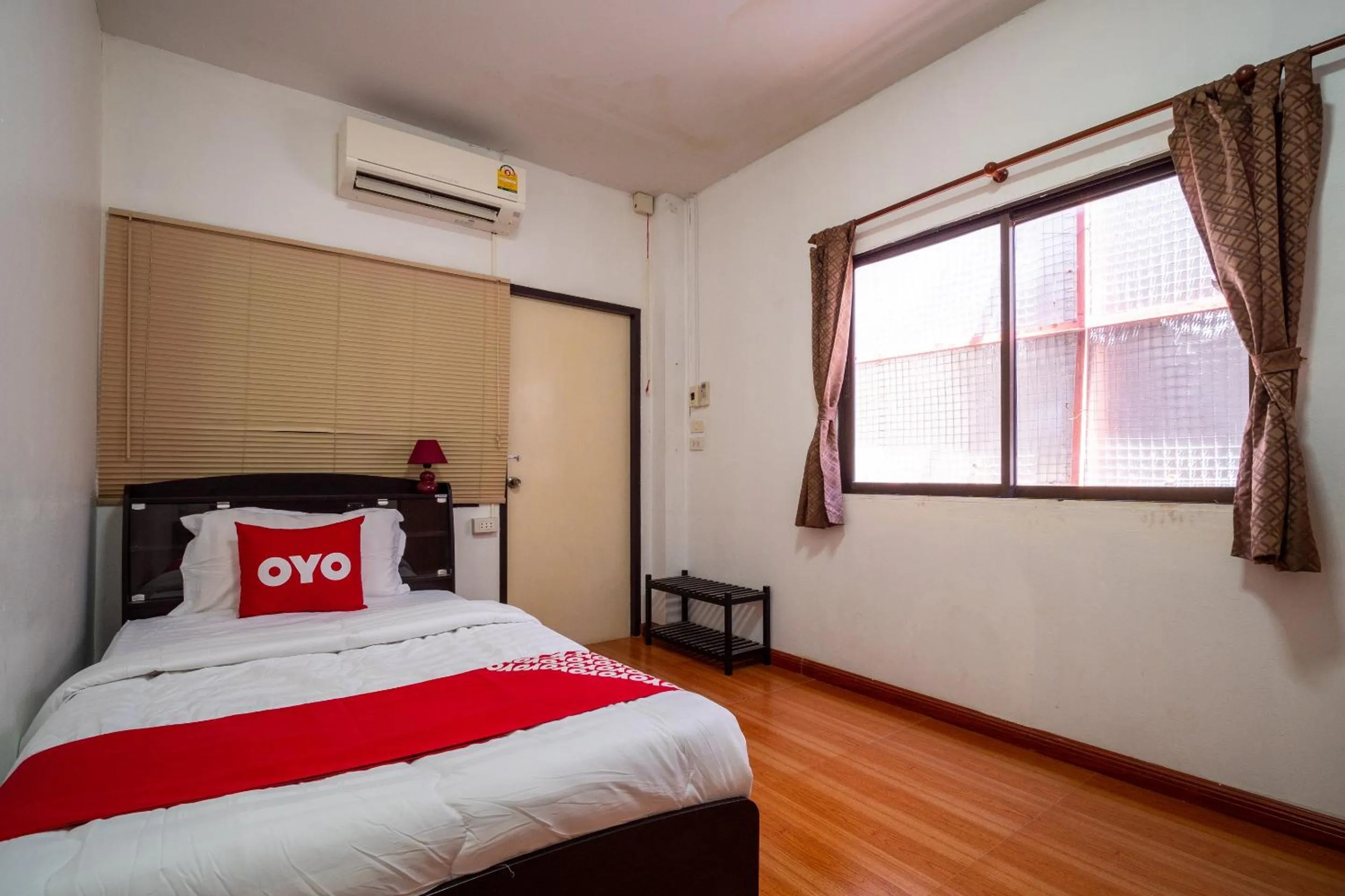 Bedroom in OYO 836 PK Residence