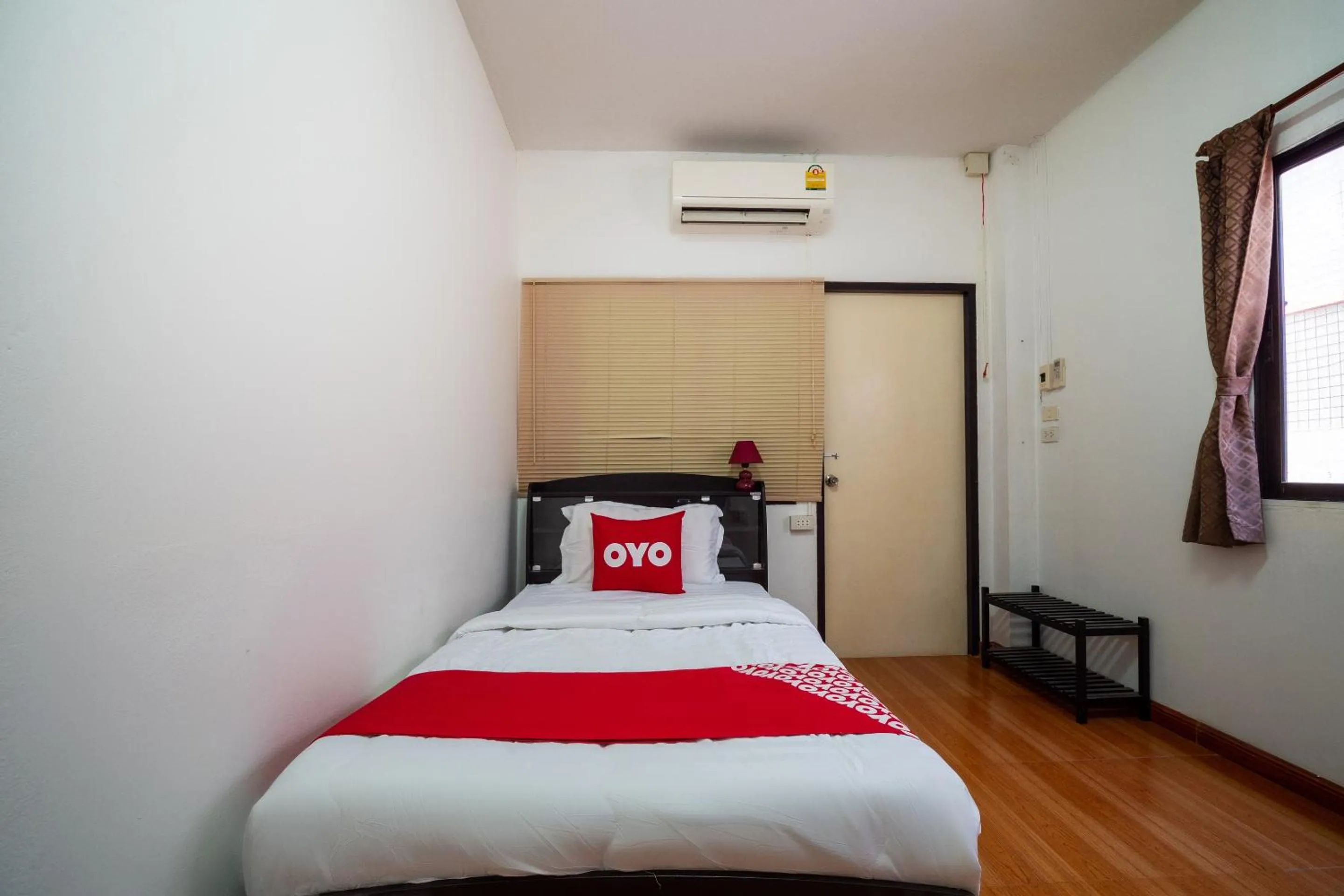 Bedroom in OYO 836 PK Residence