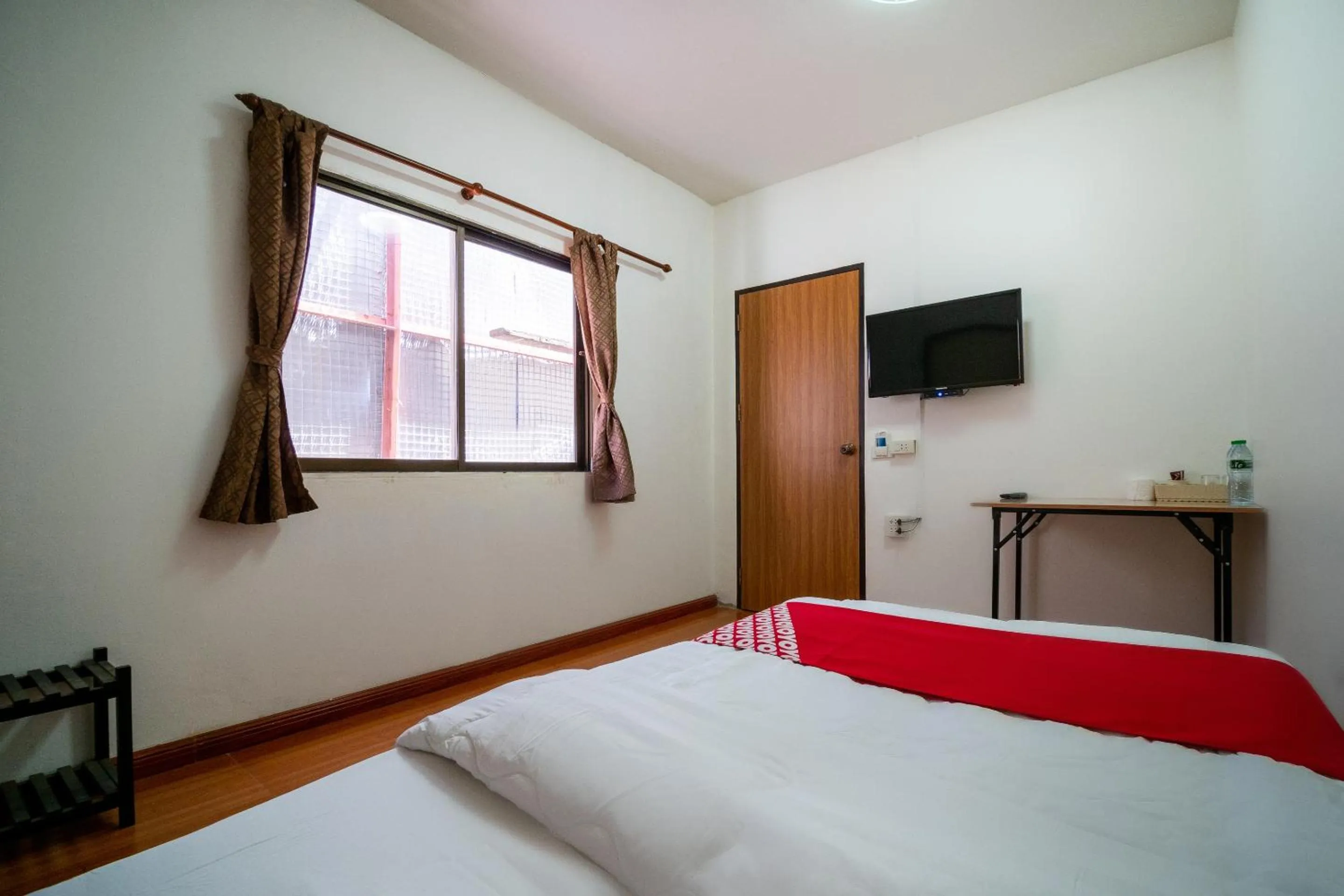 Bedroom, TV/Entertainment Center in OYO 836 PK Residence