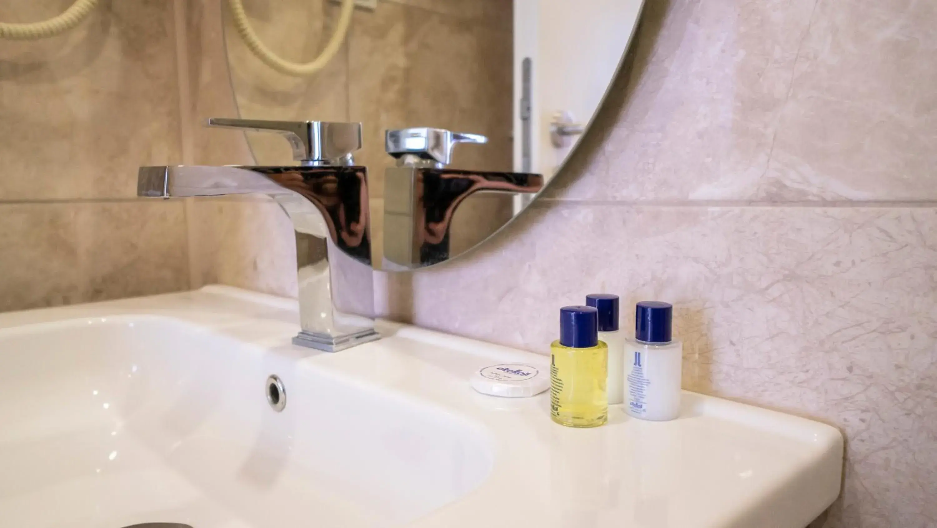 Classic Triple Room in DYMAR HOTEL Classic Triple Room in DYMAR HOTEL