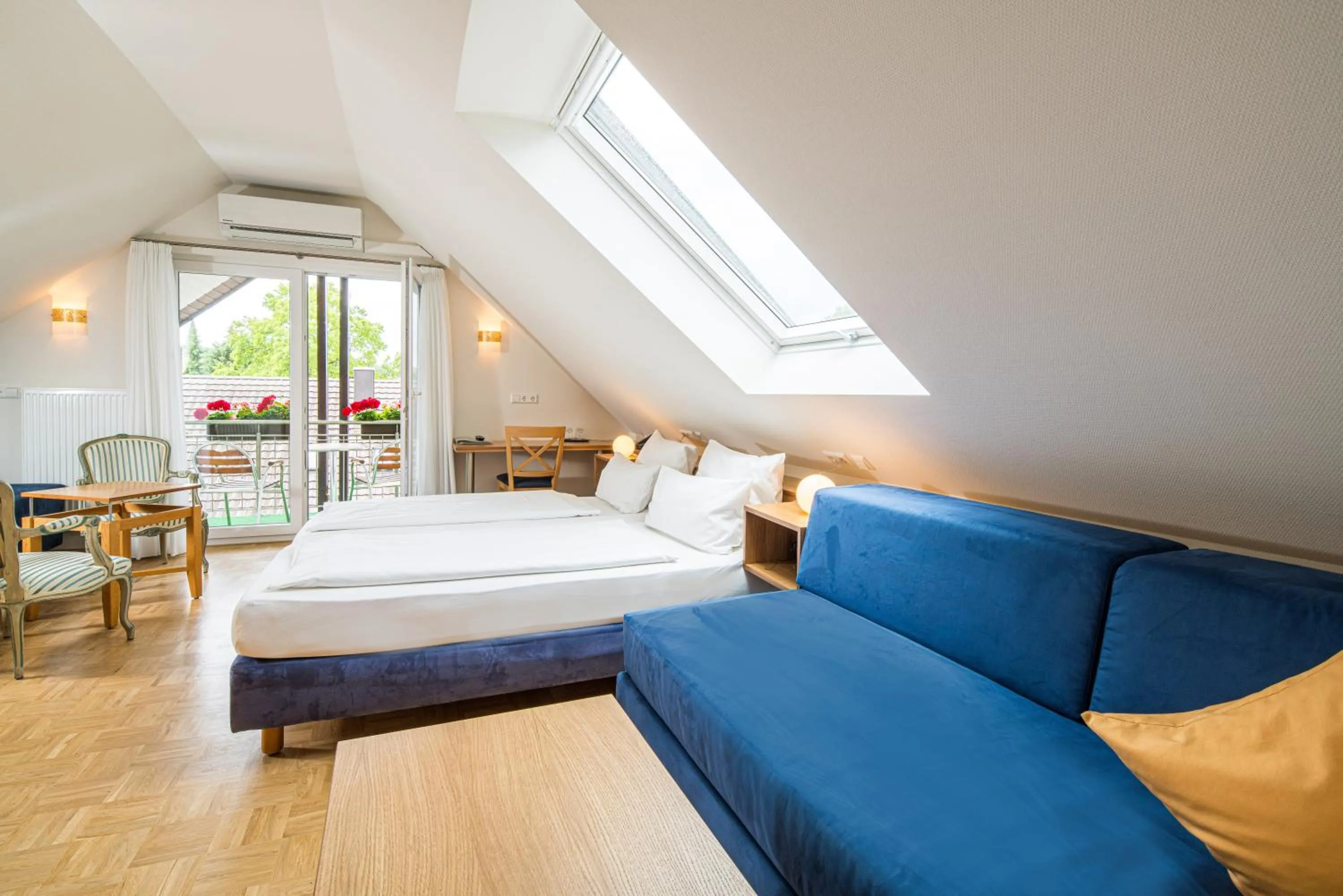 Photo of the whole room, Bed in Hotel garni Schacherer