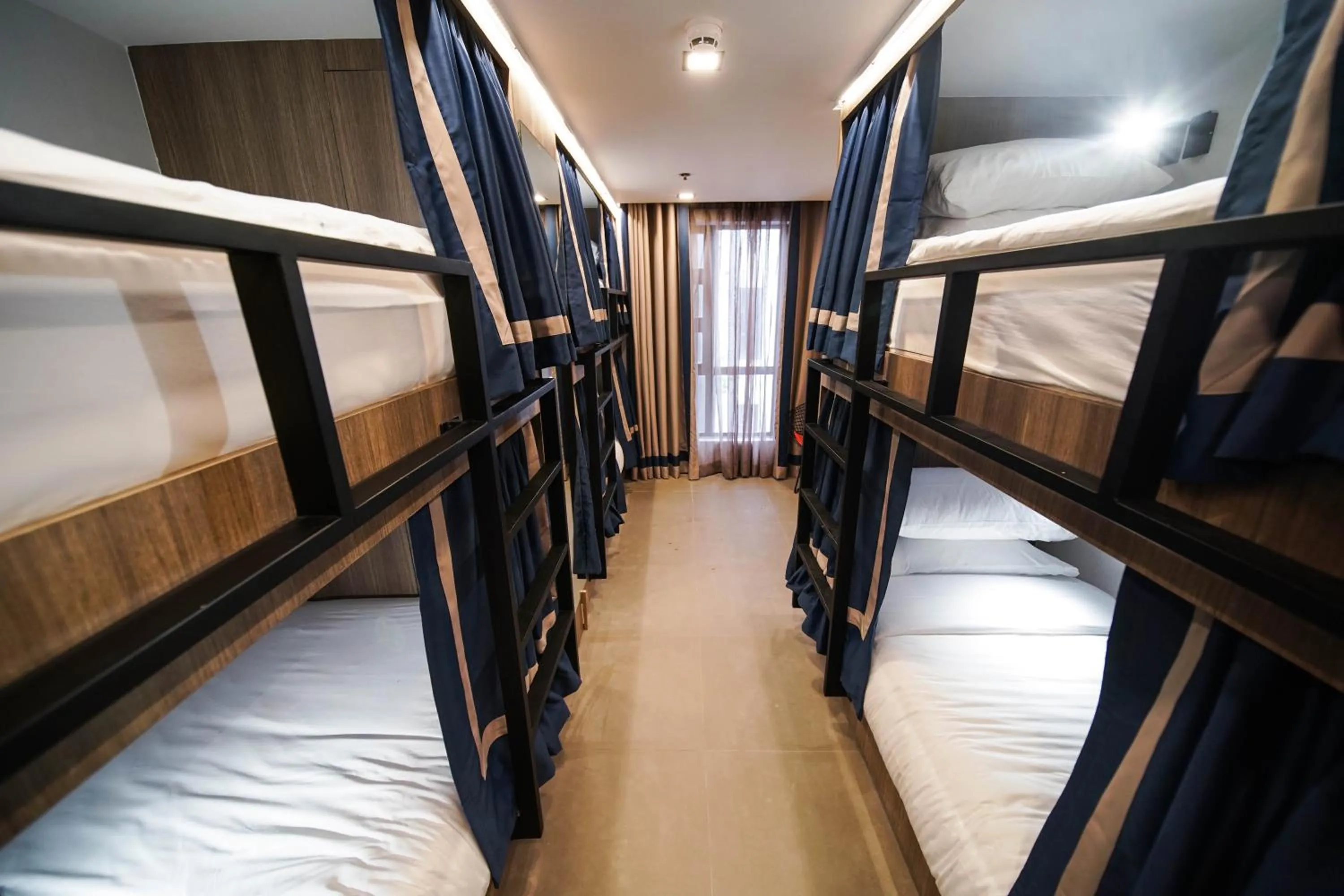 bunk bed, Bed in UNWND Boutique Hotel Makati