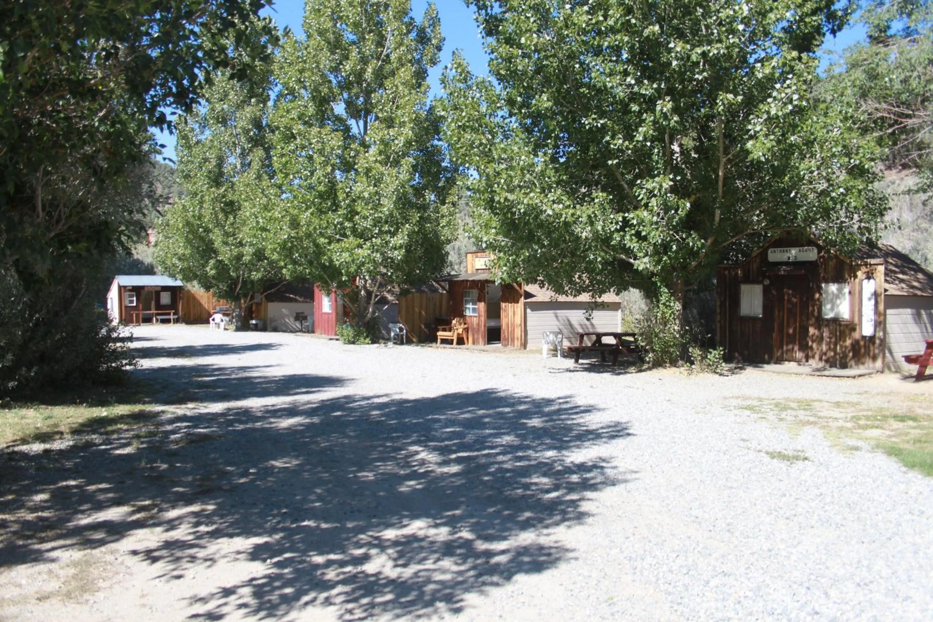 Facade/entrance in Virginia Creek Settlement