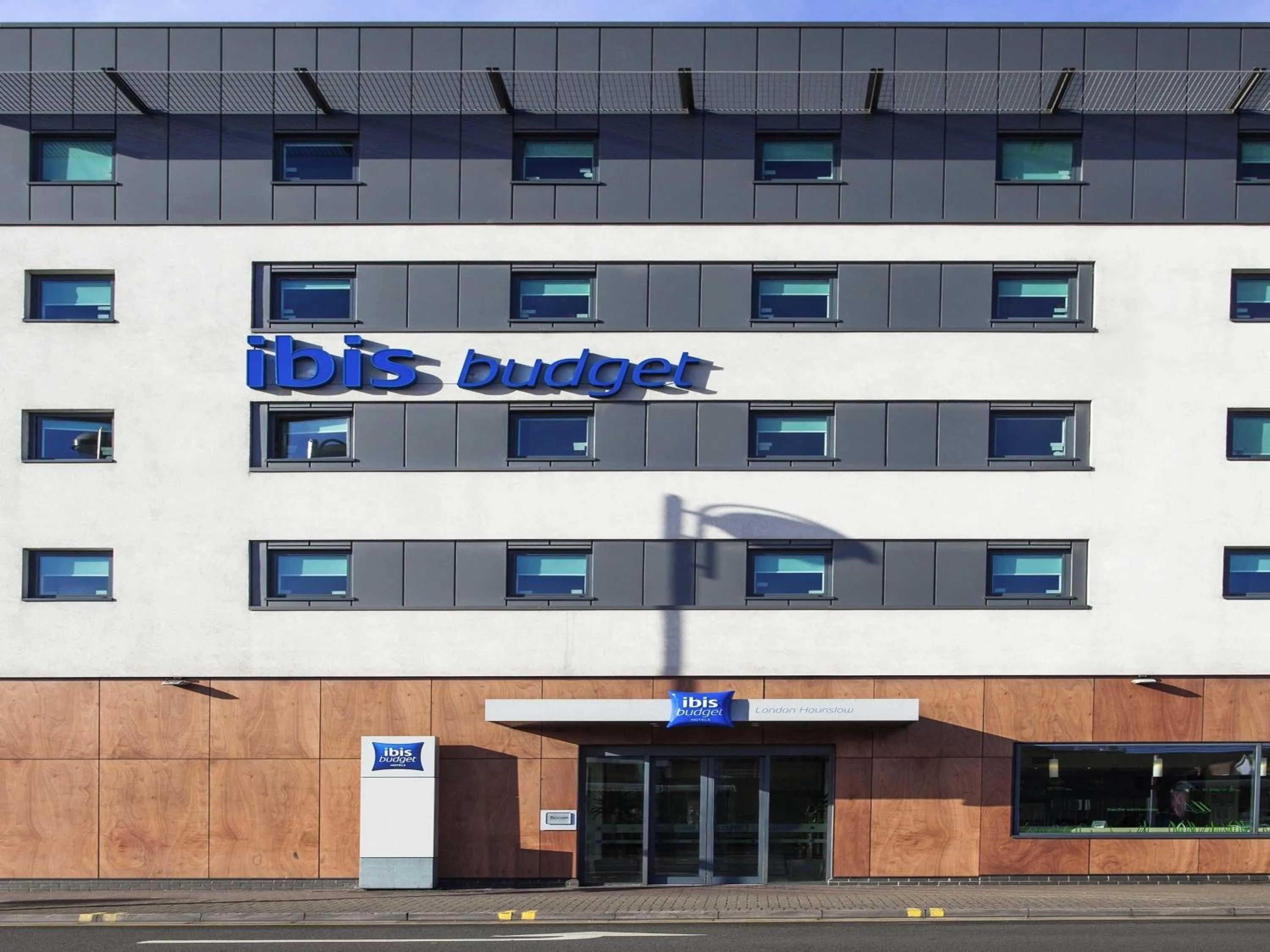 Property building in ibis budget London Hounslow