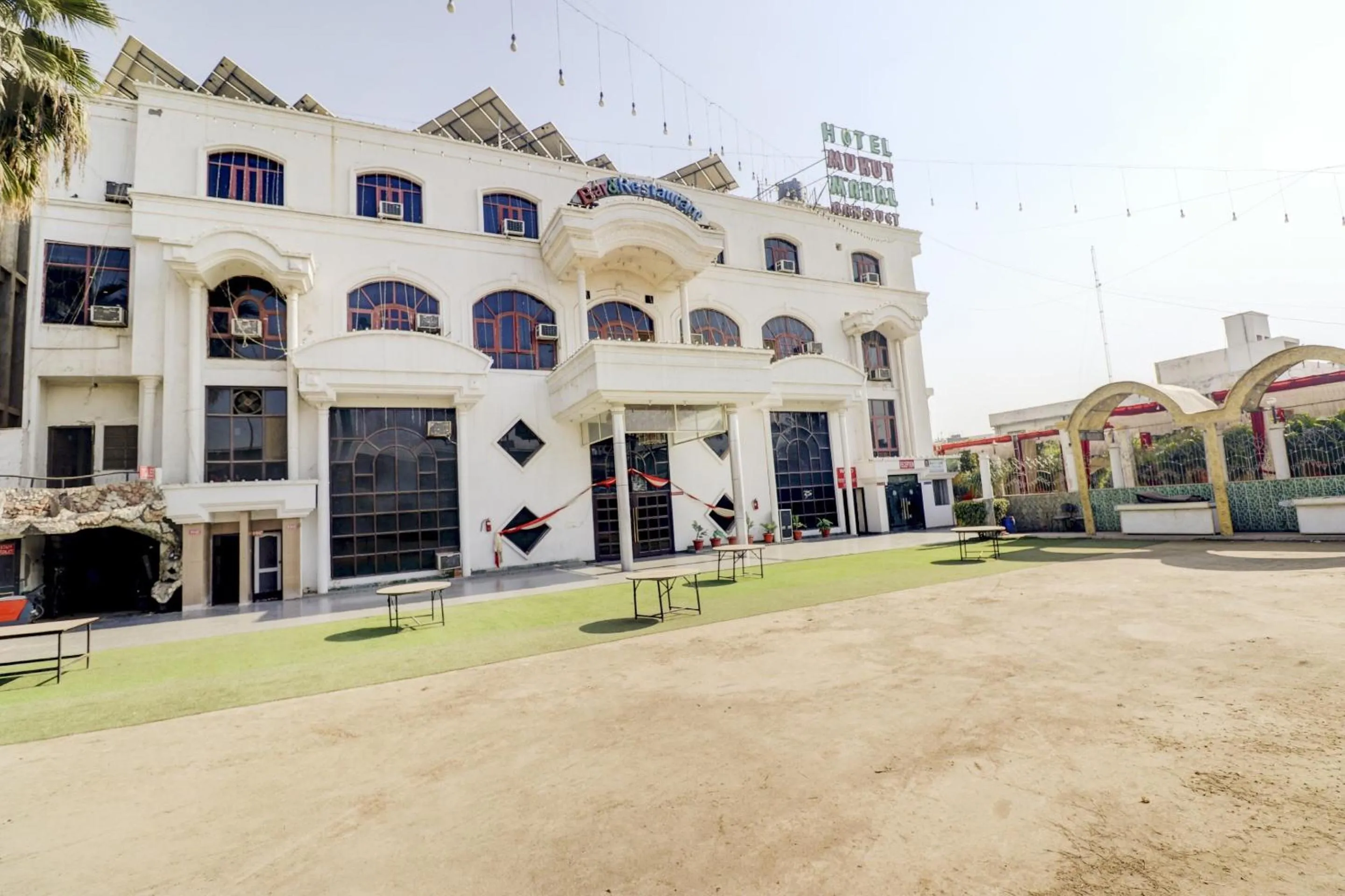Facade/entrance in Hotel O Mukut Mahal