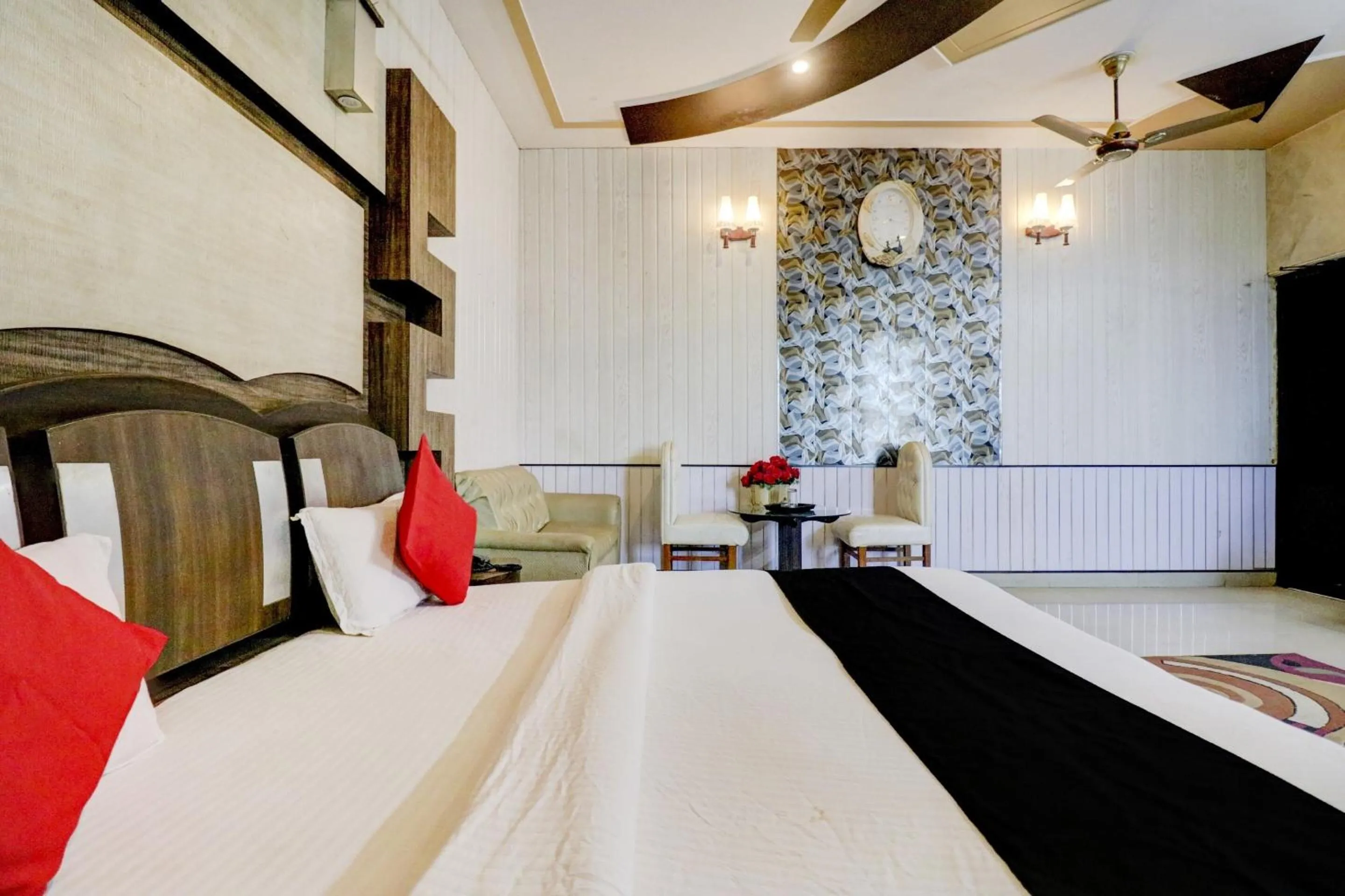 Bedroom in Hotel O Mukut Mahal