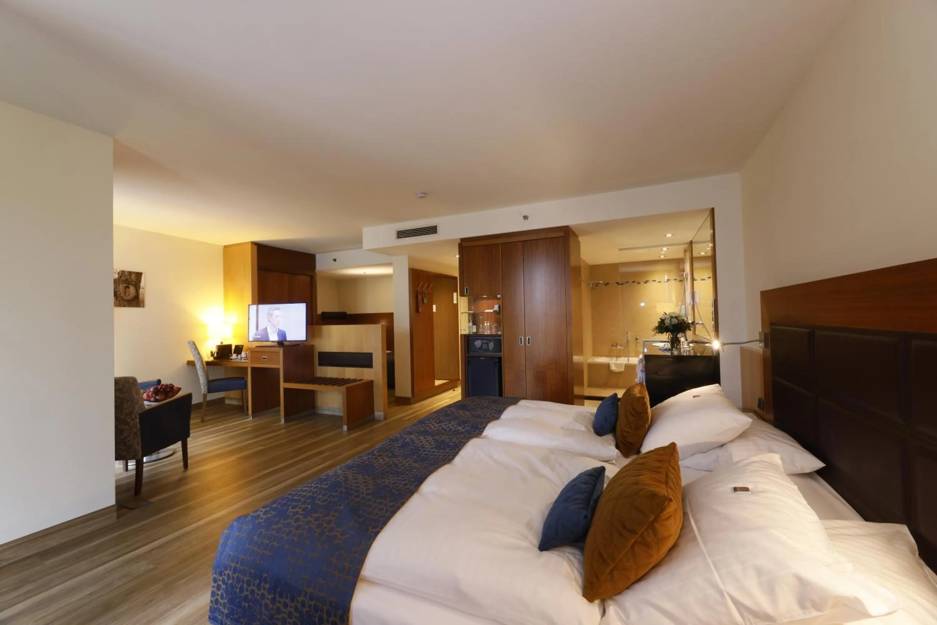 Photo of the whole room, Bed in FAVORITE Parkhotel