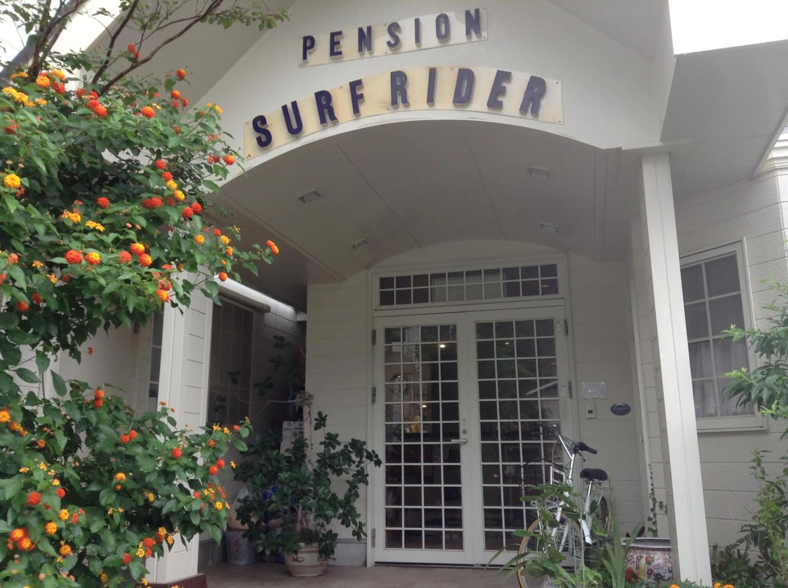 Property building in Pension Surf Rider