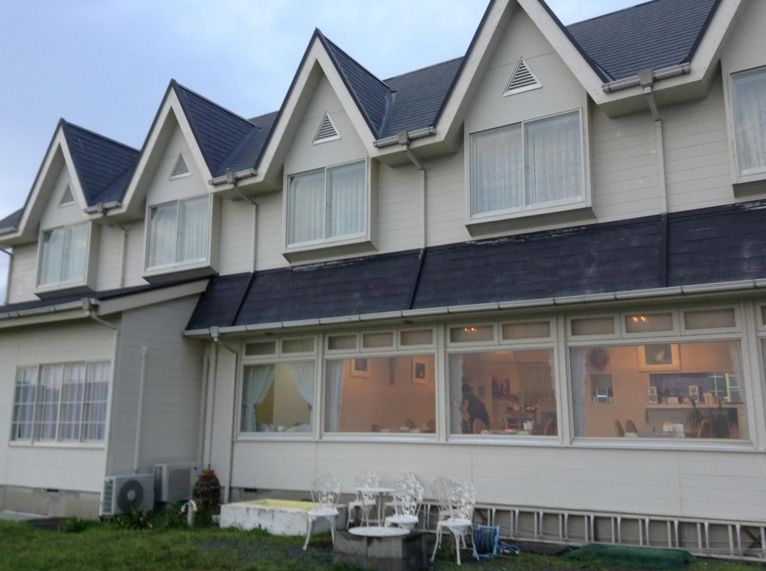 Property building in Pension Surf Rider