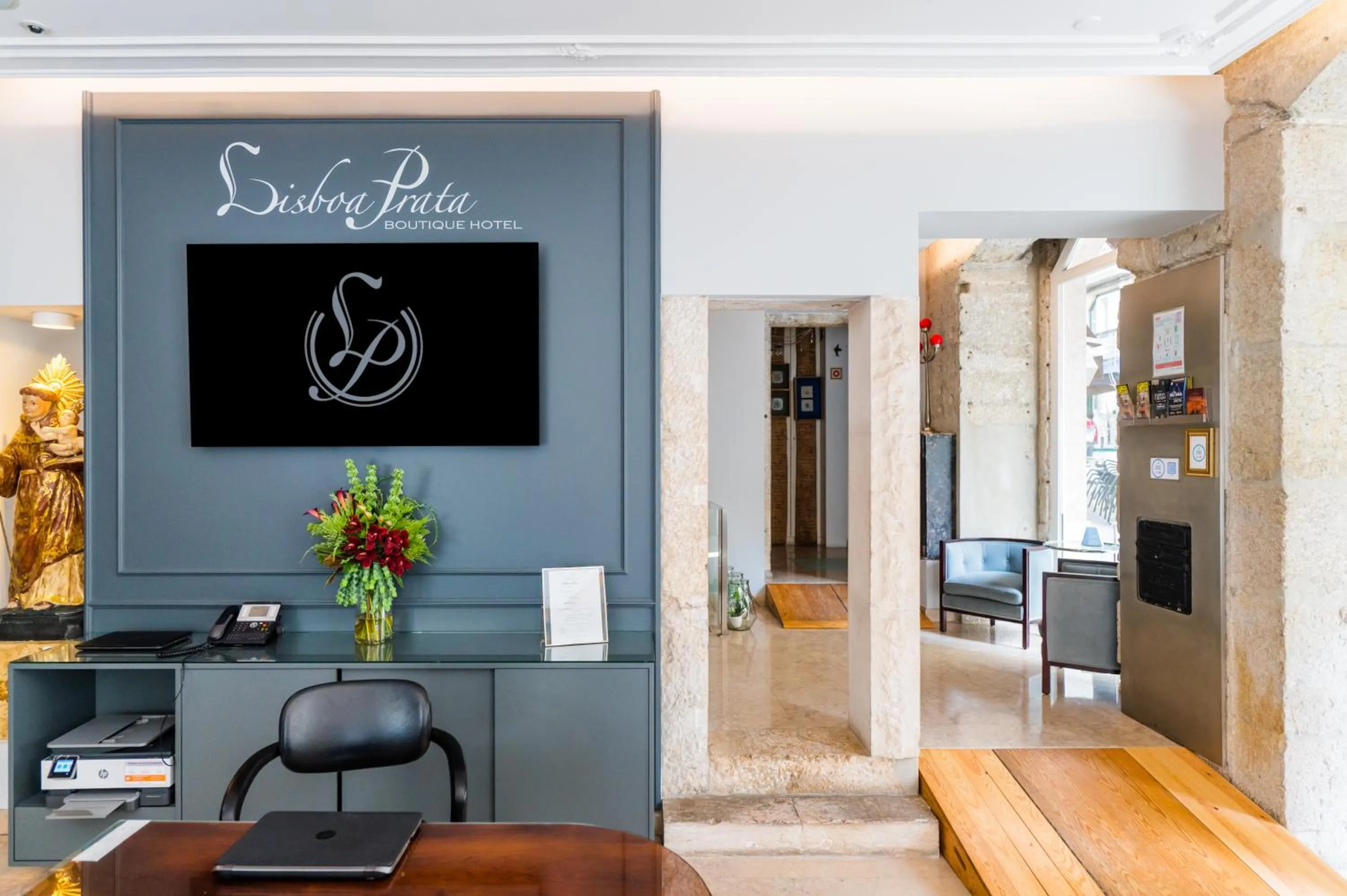 Lobby or reception in Lisboa Prata Boutique Hotel